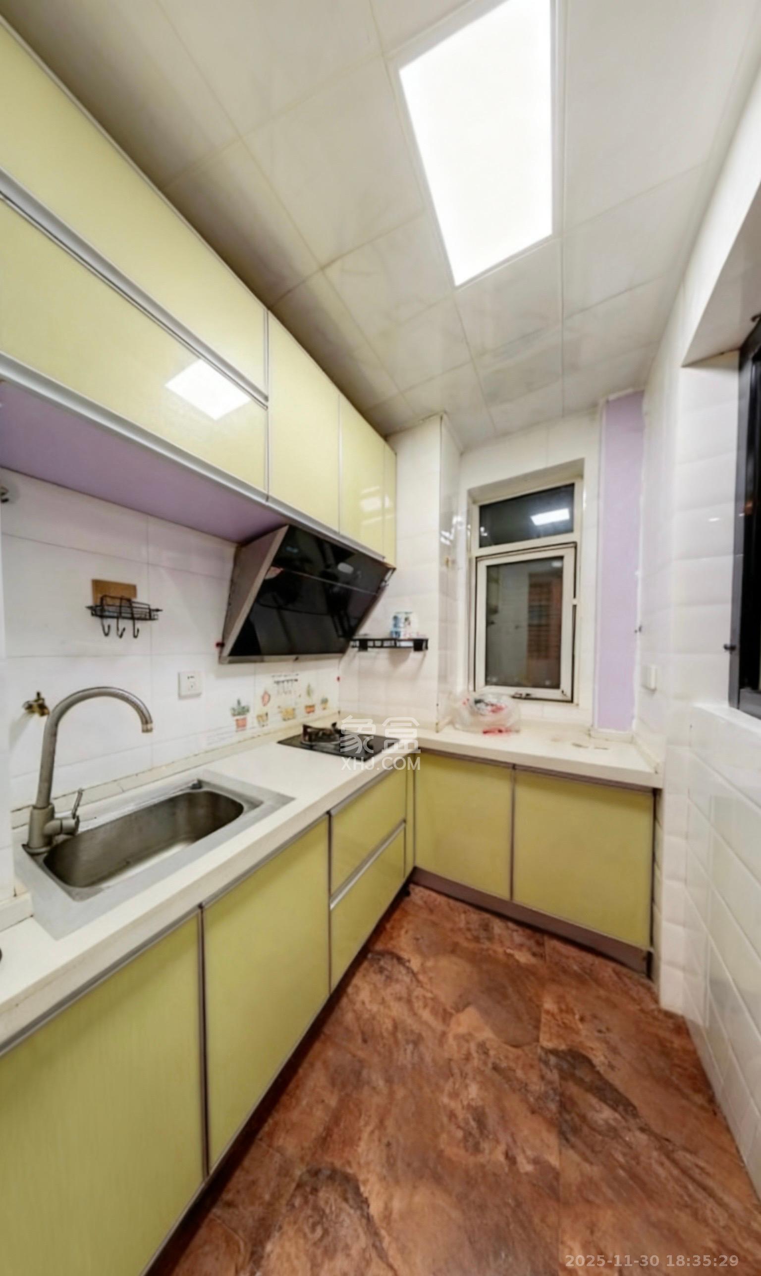 汇富中心  1室1厅1卫    2000.0元/月室内图