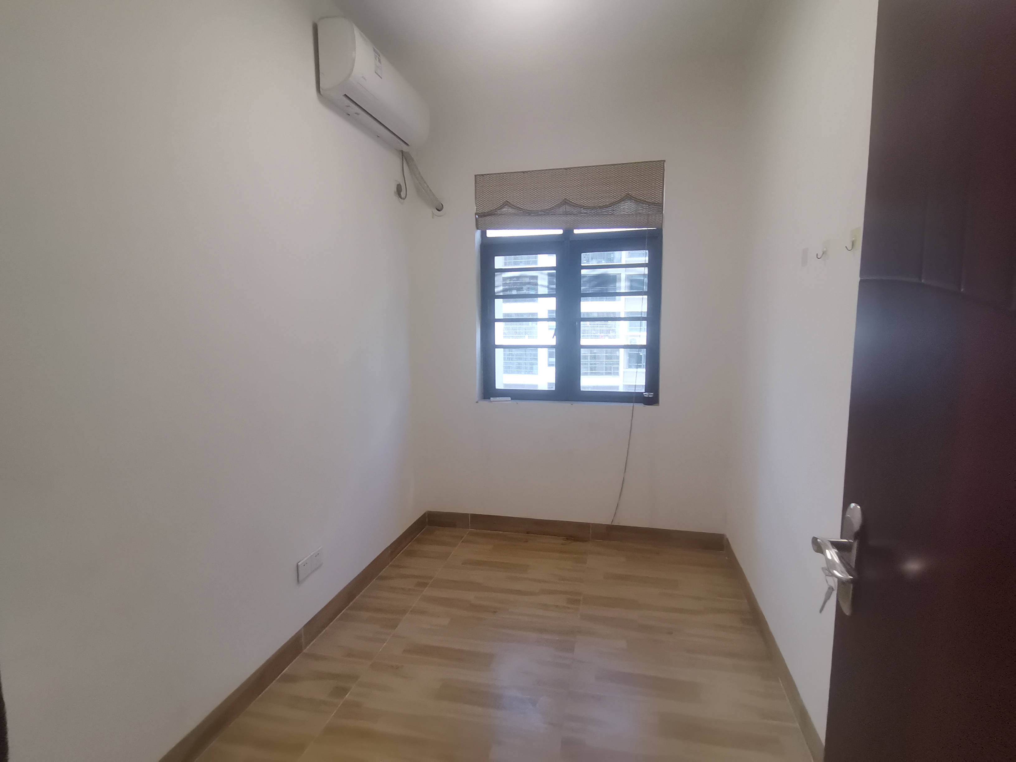 椰海雅苑 4室2厅2卫 3500.0元/月 椰海雅苑 4室2厅2卫 3500.0元/月室内图