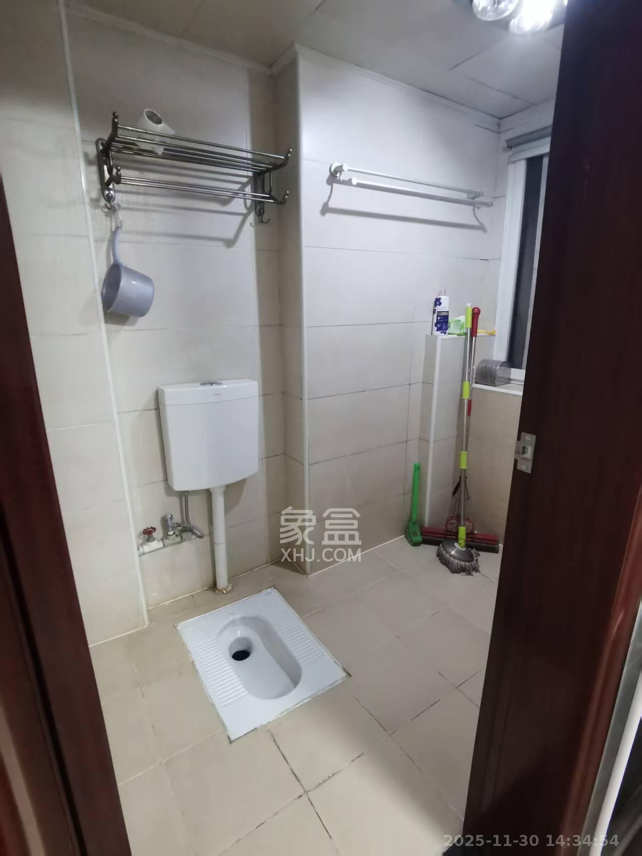 省少管所单位房 4室2厅2卫 2800.0元/月 省少管所单位房 4室2厅2卫 2800.0元/月室内图