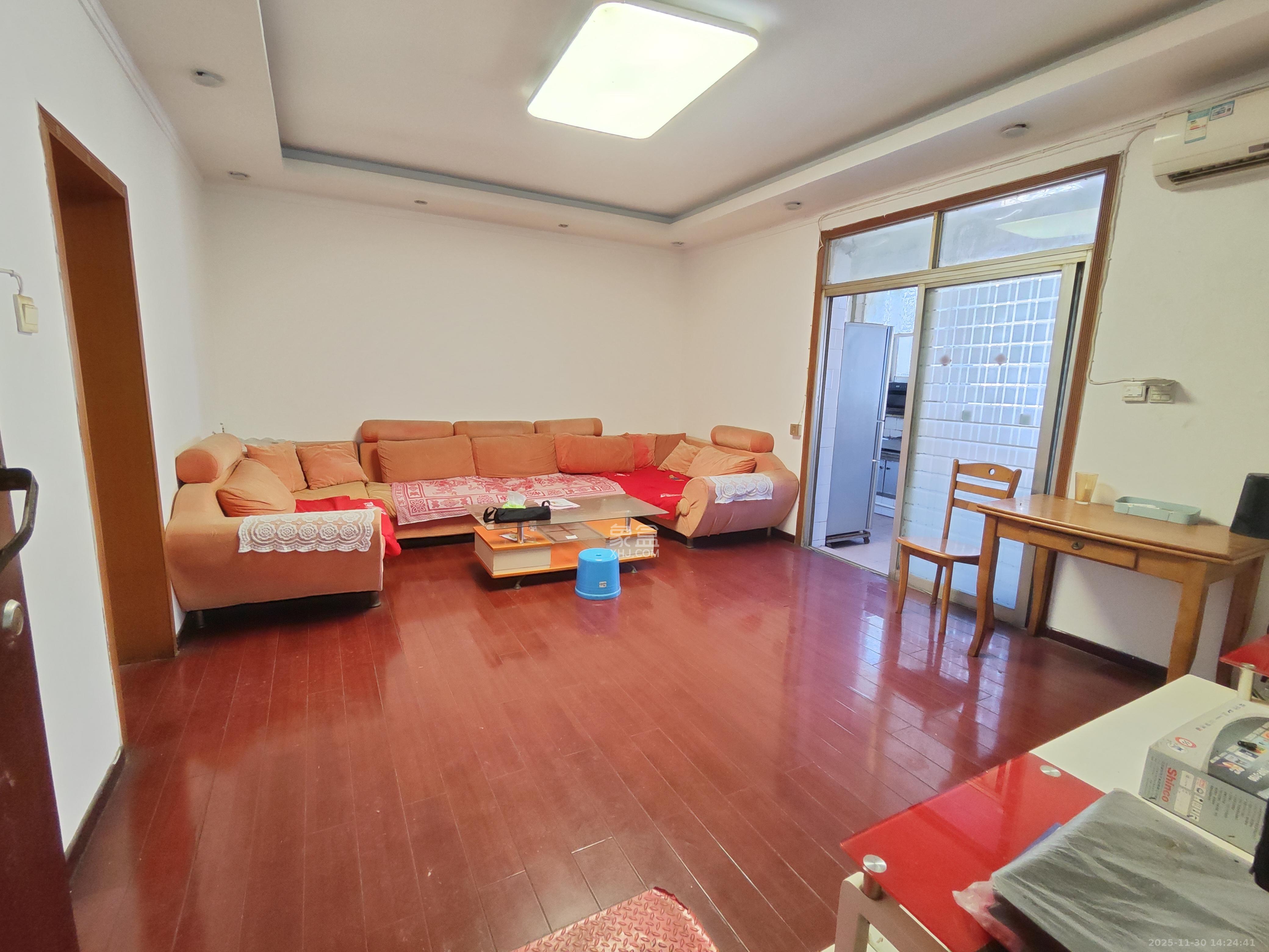 动力南苑  2室1厅1卫    1300.0元/月室内图1