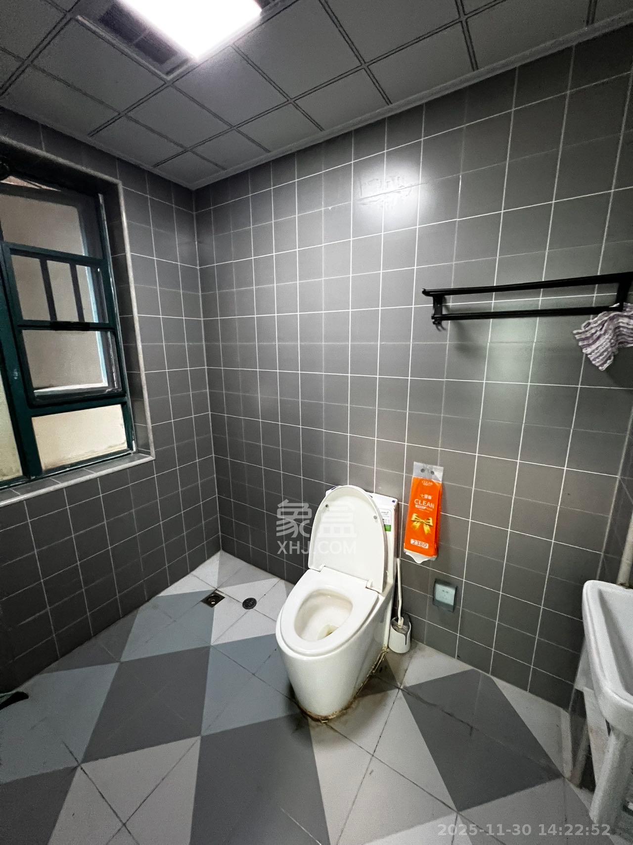 金色华庭  3室2厅2卫    3200.0元/月室内图