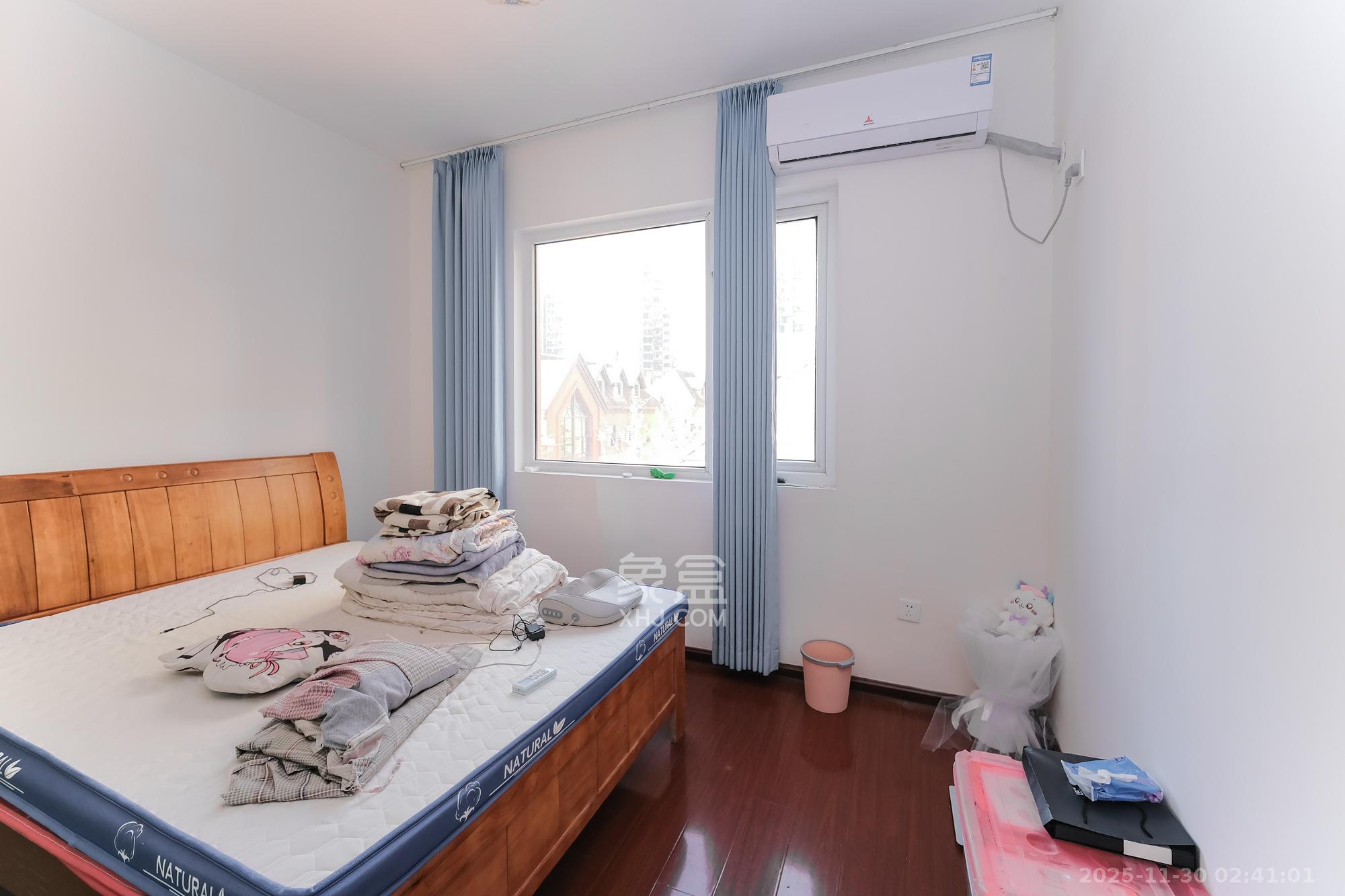 保利香槟国际  3室2厅2卫    96.8万卧室