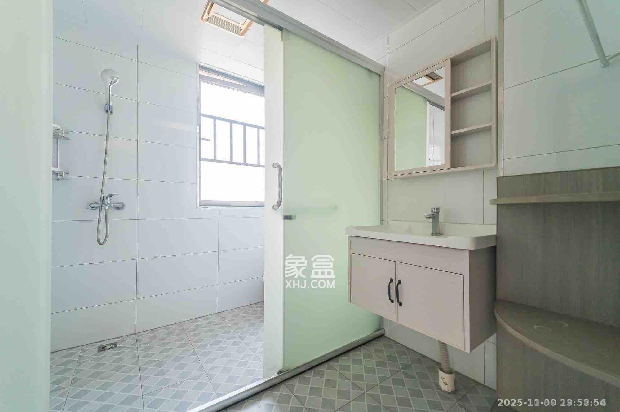 中建悦和城  4室2厅2卫    3000.0元/月室内图