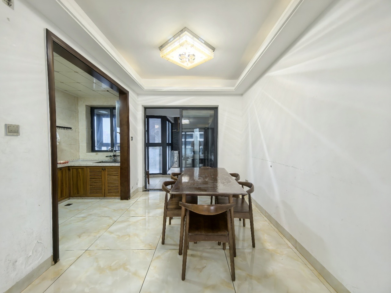 滨海幸福里  3室2厅2卫    5200.0元/月室内图