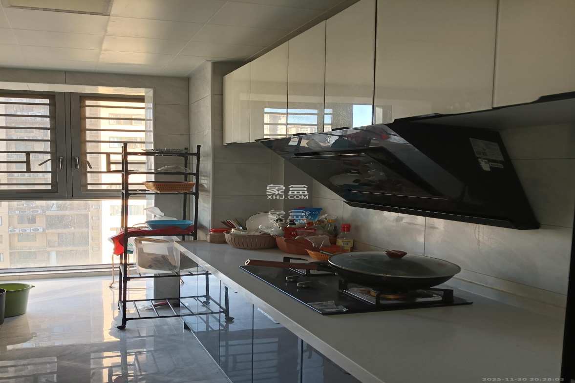 江山帝景雅典 3室2厅2卫 2500.0元/月 江山帝景雅典 3室2厅2卫 2500.0元/月室内图