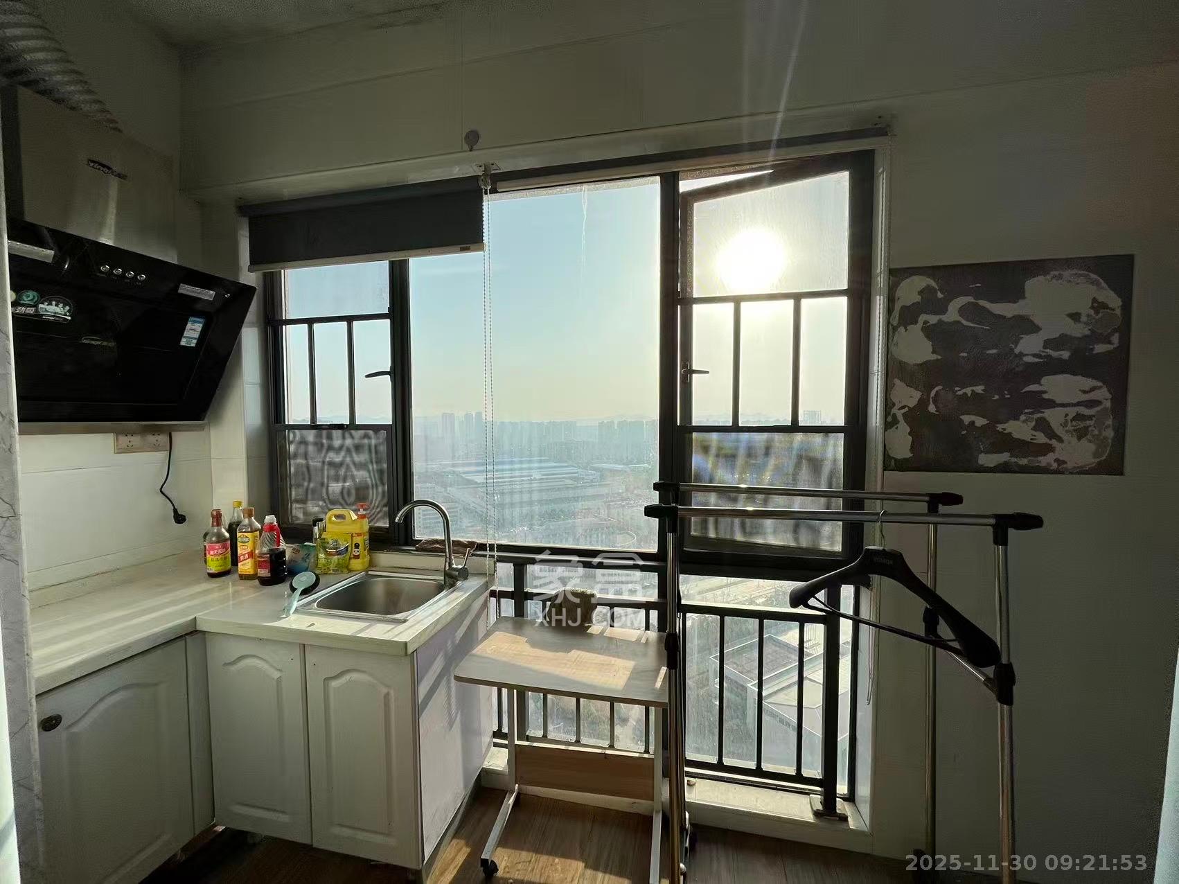 保利麓谷林语I区  1室1厅1卫    1350.0元/月室内图