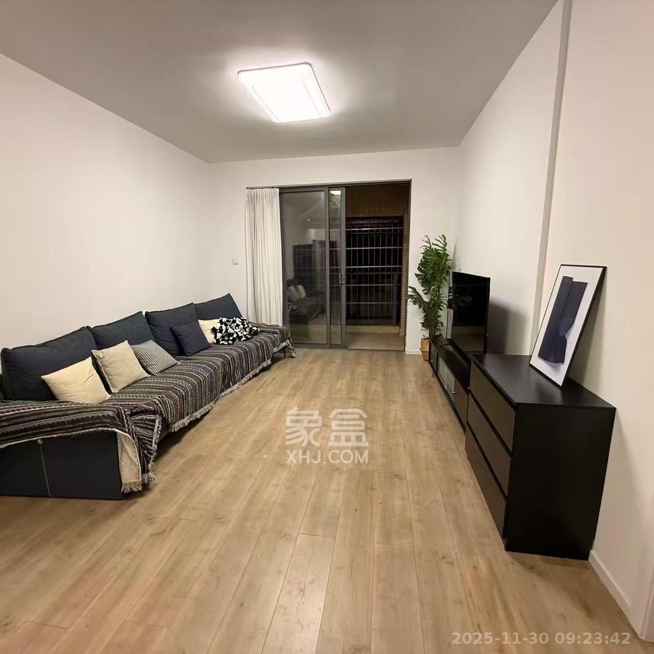 中城丽景香山园  2室2厅1卫    2650.0元/月