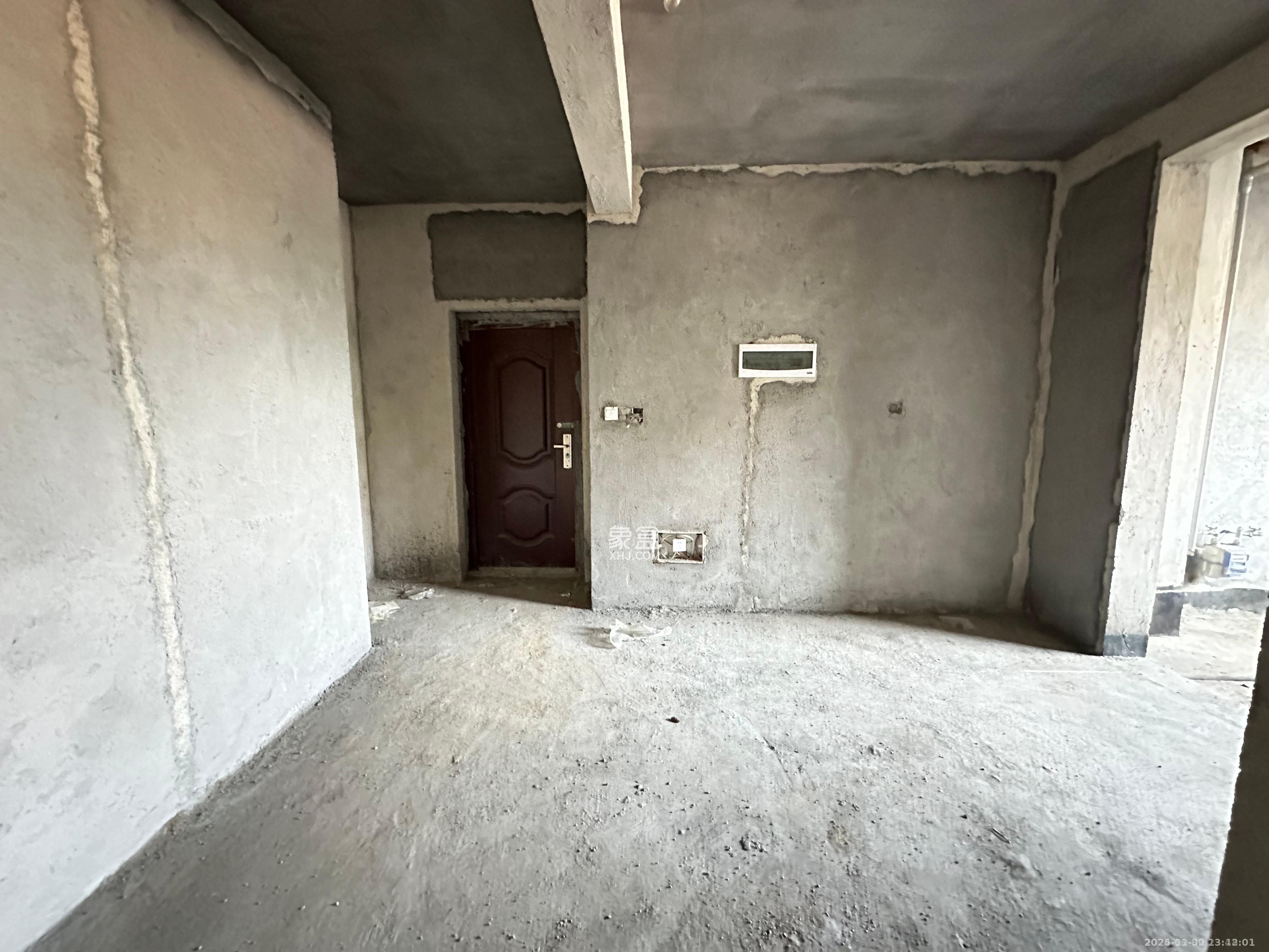 五岳新城  2室2厅2卫    29.8万