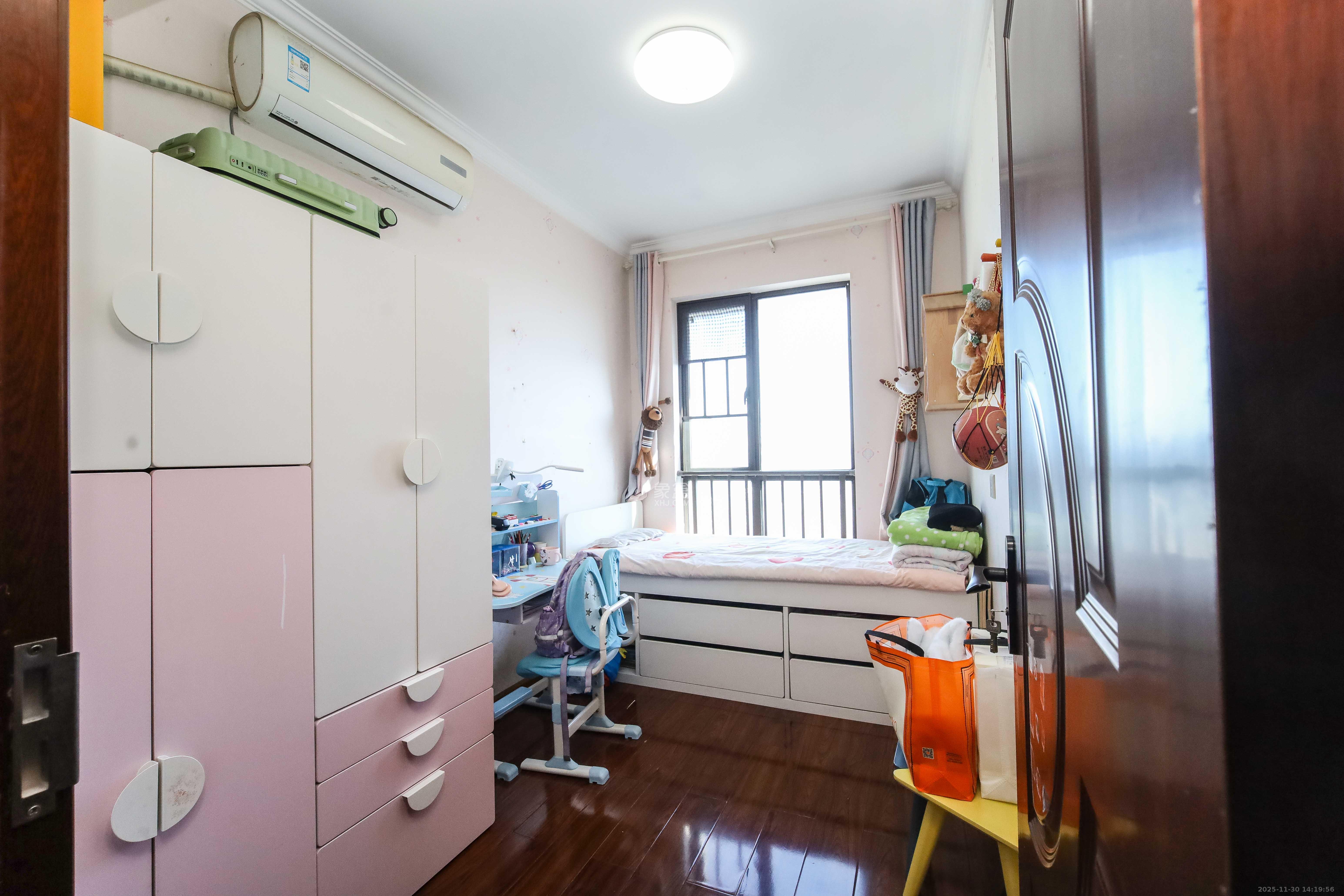 天下一家 3室2厅1卫 106.0万 天下一家 3室2厅1卫 106.0万卧室