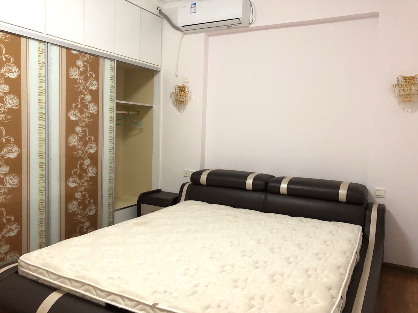 华亿明珠  3室2厅2卫    2000.0元/月室内图