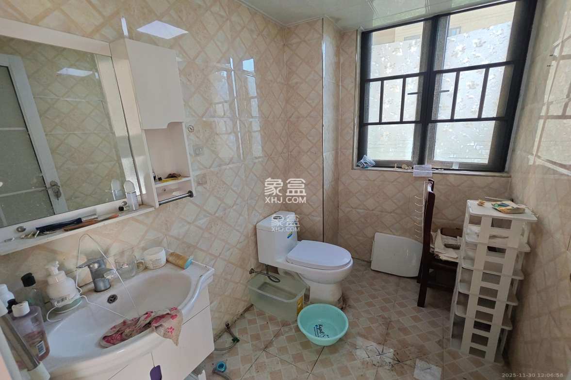 振业城一期 3室2厅2卫 2500.0元/月 振业城一期 3室2厅2卫 2500.0元/月室内图