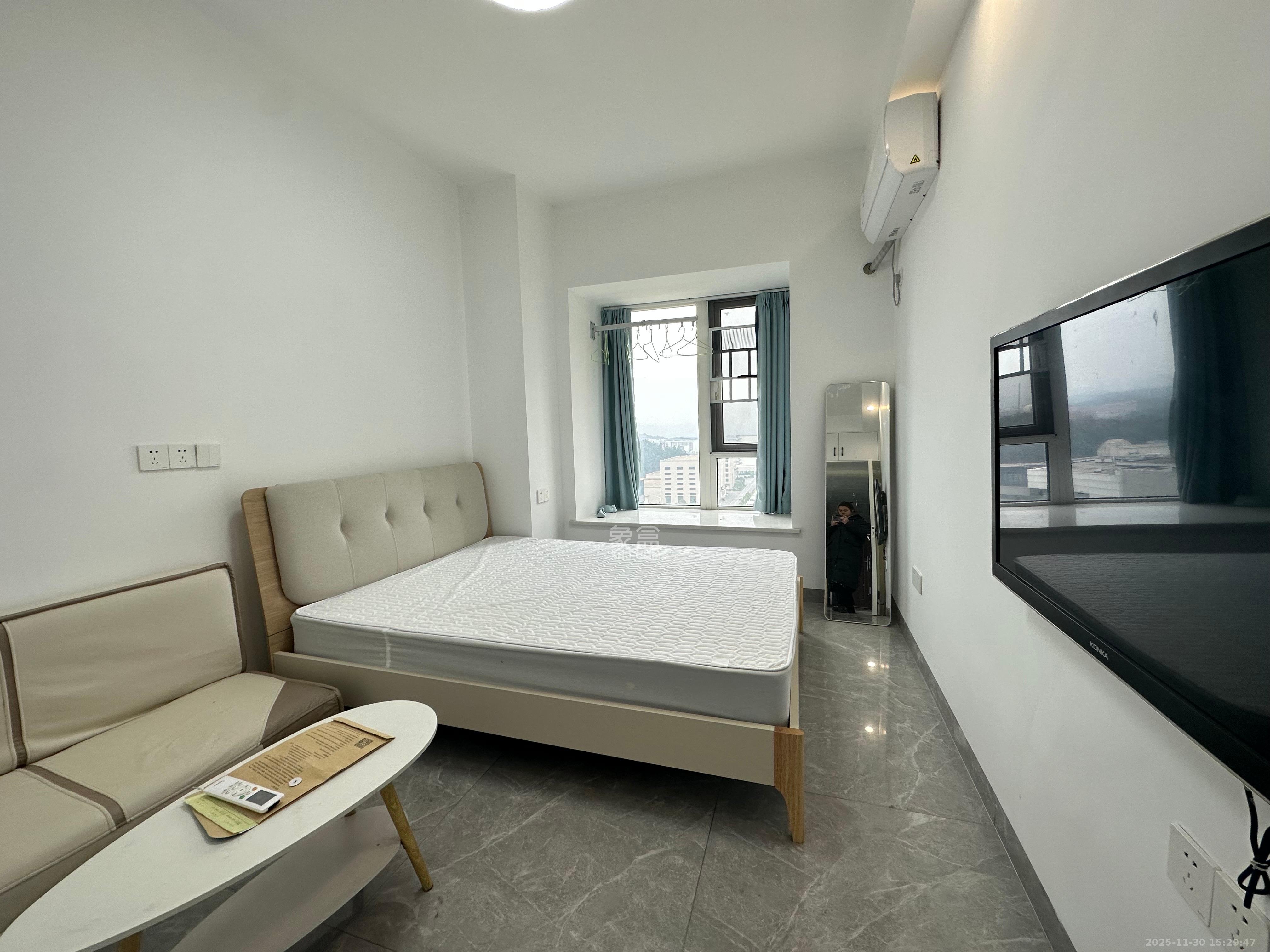 保利香槟国际  1室1厅1卫    1400.0元/月室内图