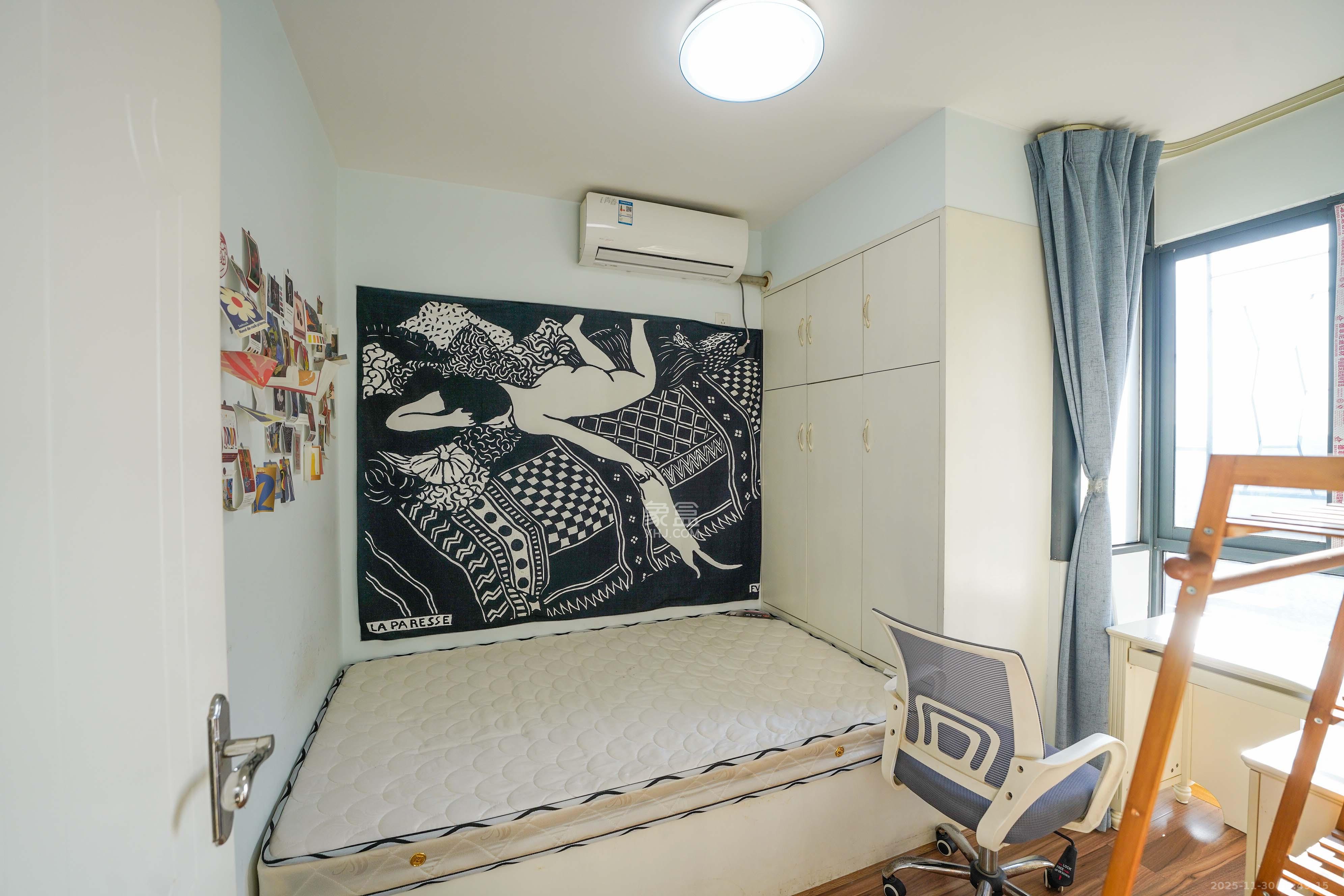 卢浮原著 3室2厅1卫 72.8万 卢浮原著 3室2厅1卫 72.8万卧室