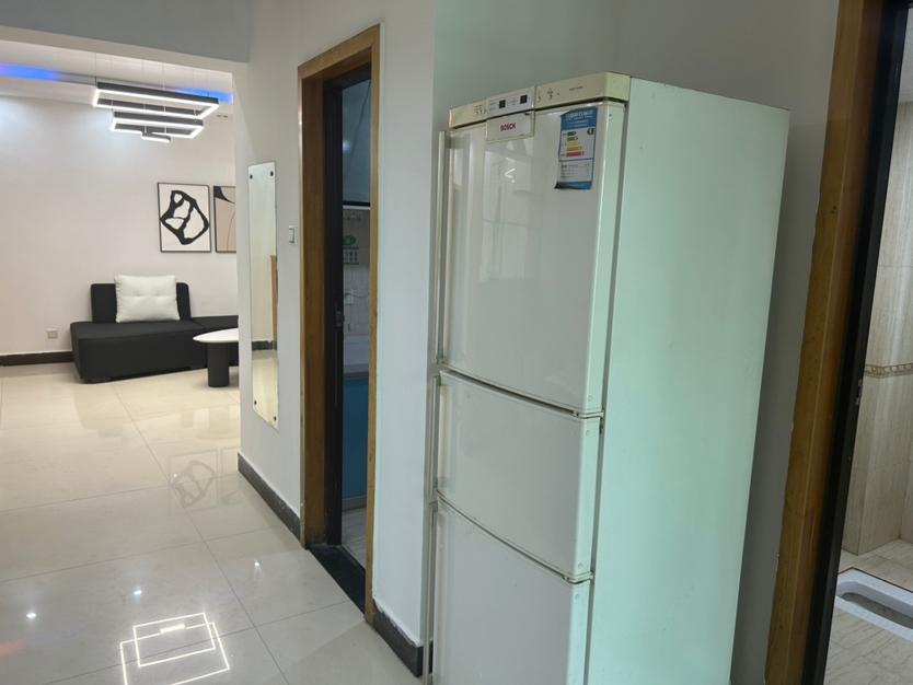 阳光城尚东湾悦江府  3室1厅1卫    2500.0元/月户型图