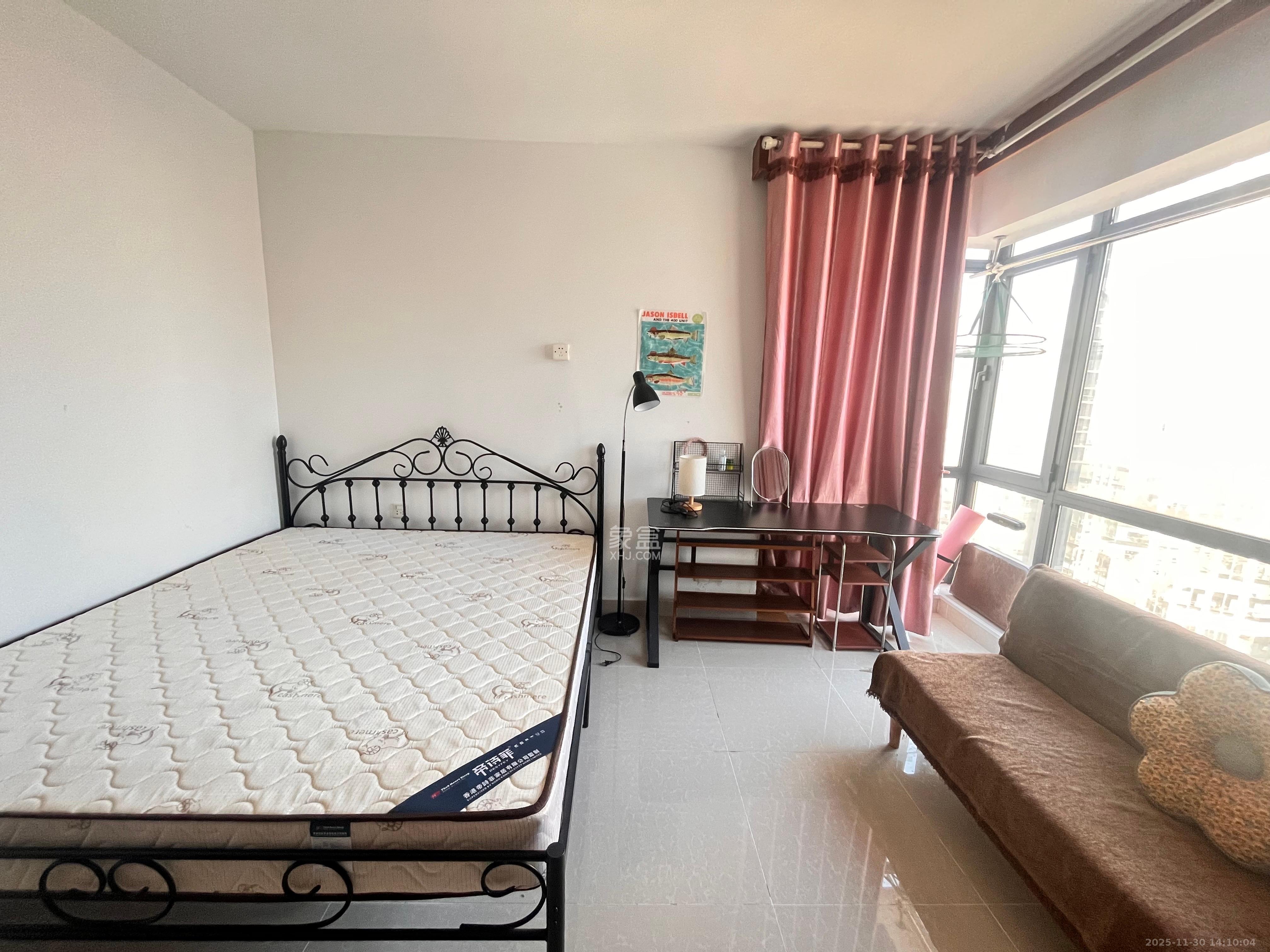 三万英尺  1室1厅1卫    1300.0元/月室内图1