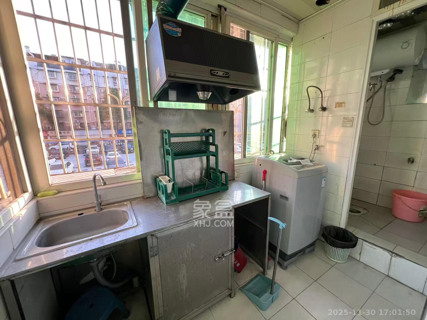 五一新村安置小区(永定社区、永兴社区、永祥社区) 2室1厅1卫 1500.0元/月 五一新村安置小区(永定社区、永兴社区、永祥社区) 2室1厅1卫 1500.0元/月室内图