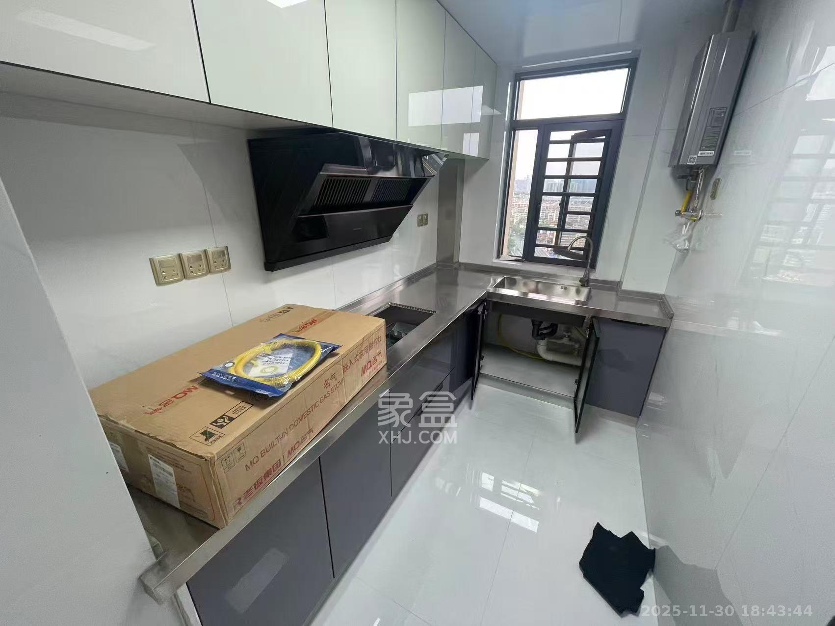 中城苑 3室2厅1卫 2700.0元/月 中城苑 3室2厅1卫 2700.0元/月室内图