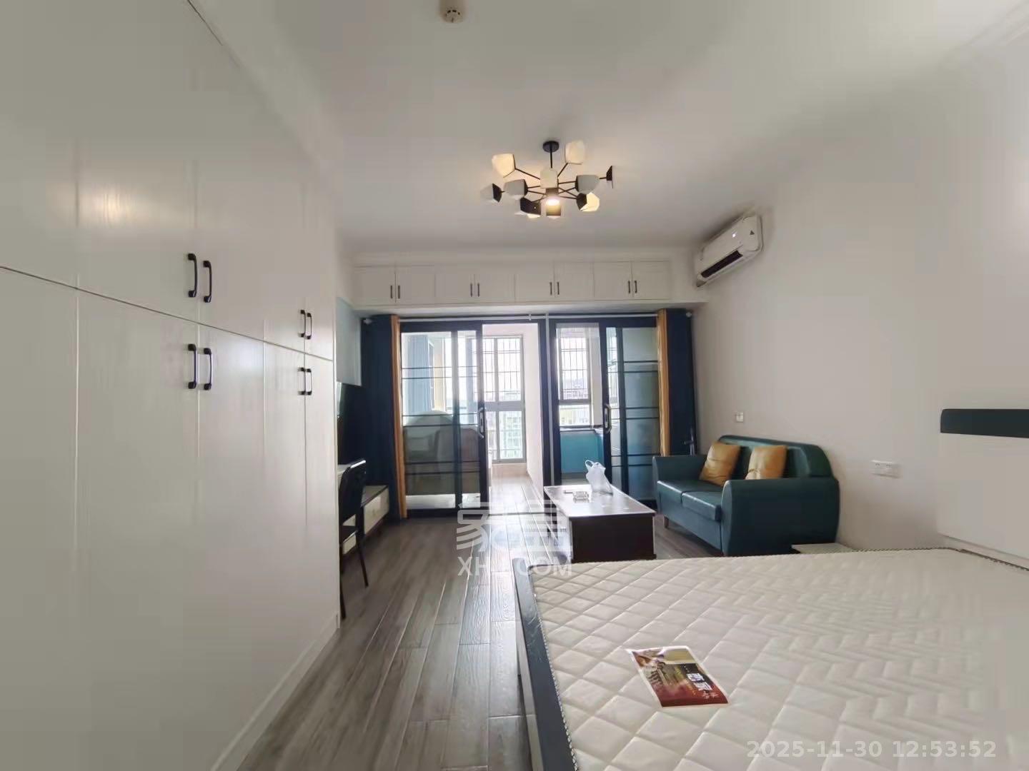 望兴景园二期（望兴西西里）  1室1厅1卫    1900.0元/月室内图