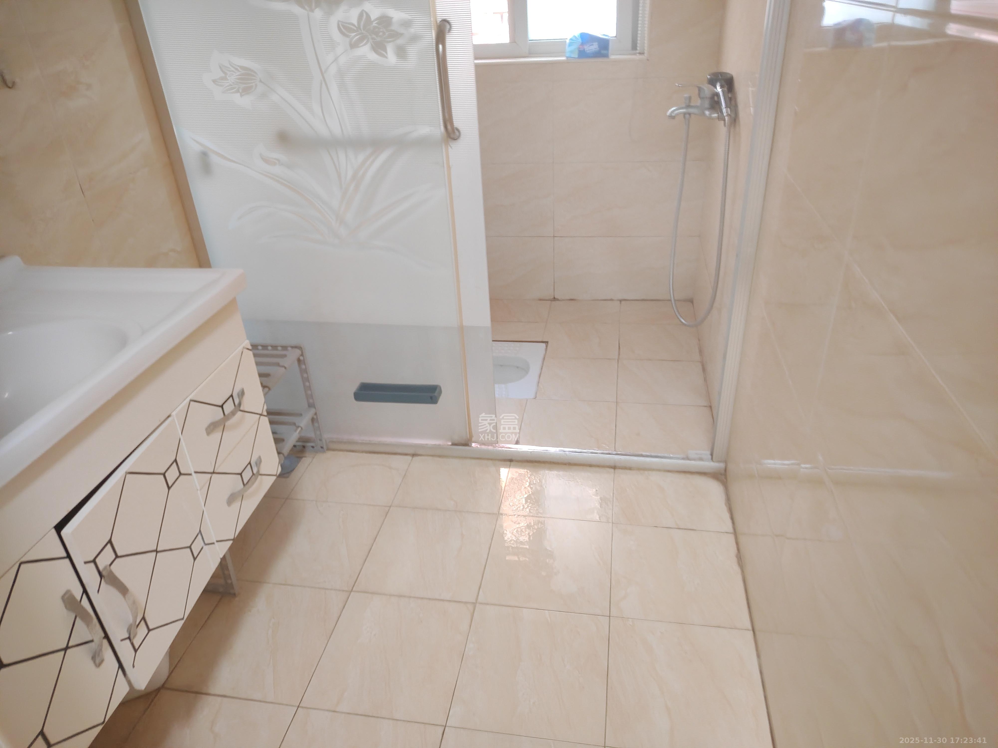 谷山乐园二期 3室2厅1卫 1800.0元/月 谷山乐园二期 3室2厅1卫 1800.0元/月室内图