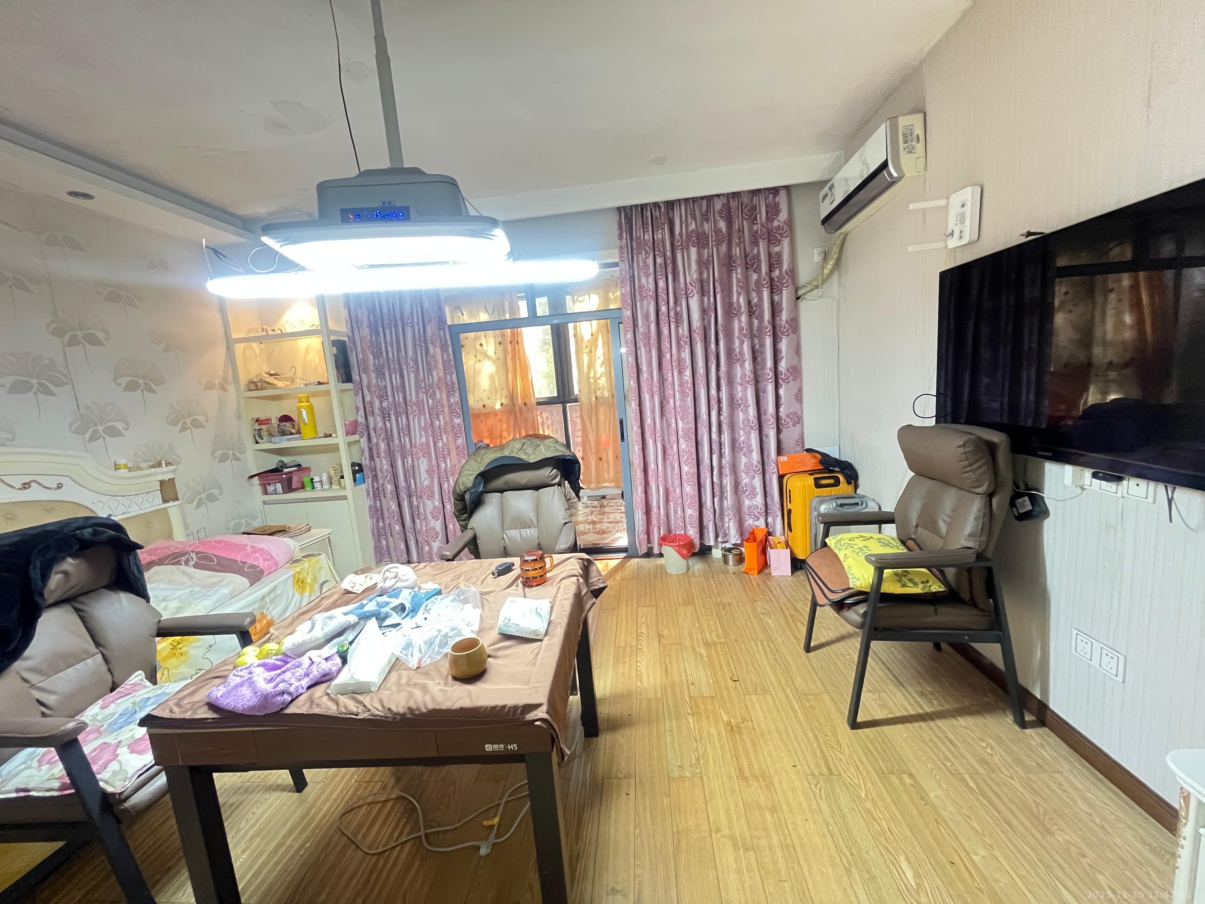 银港水晶城 4室2厅3卫 4000.0元/月 银港水晶城 4室2厅3卫 4000.0元/月室内图