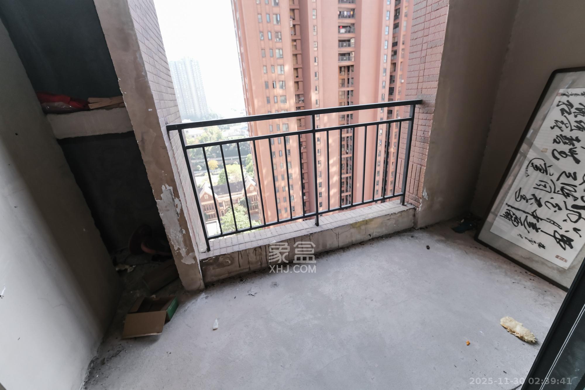 三一街区 4室2厅2卫 75.0万 三一街区 4室2厅2卫 75.0万阳台