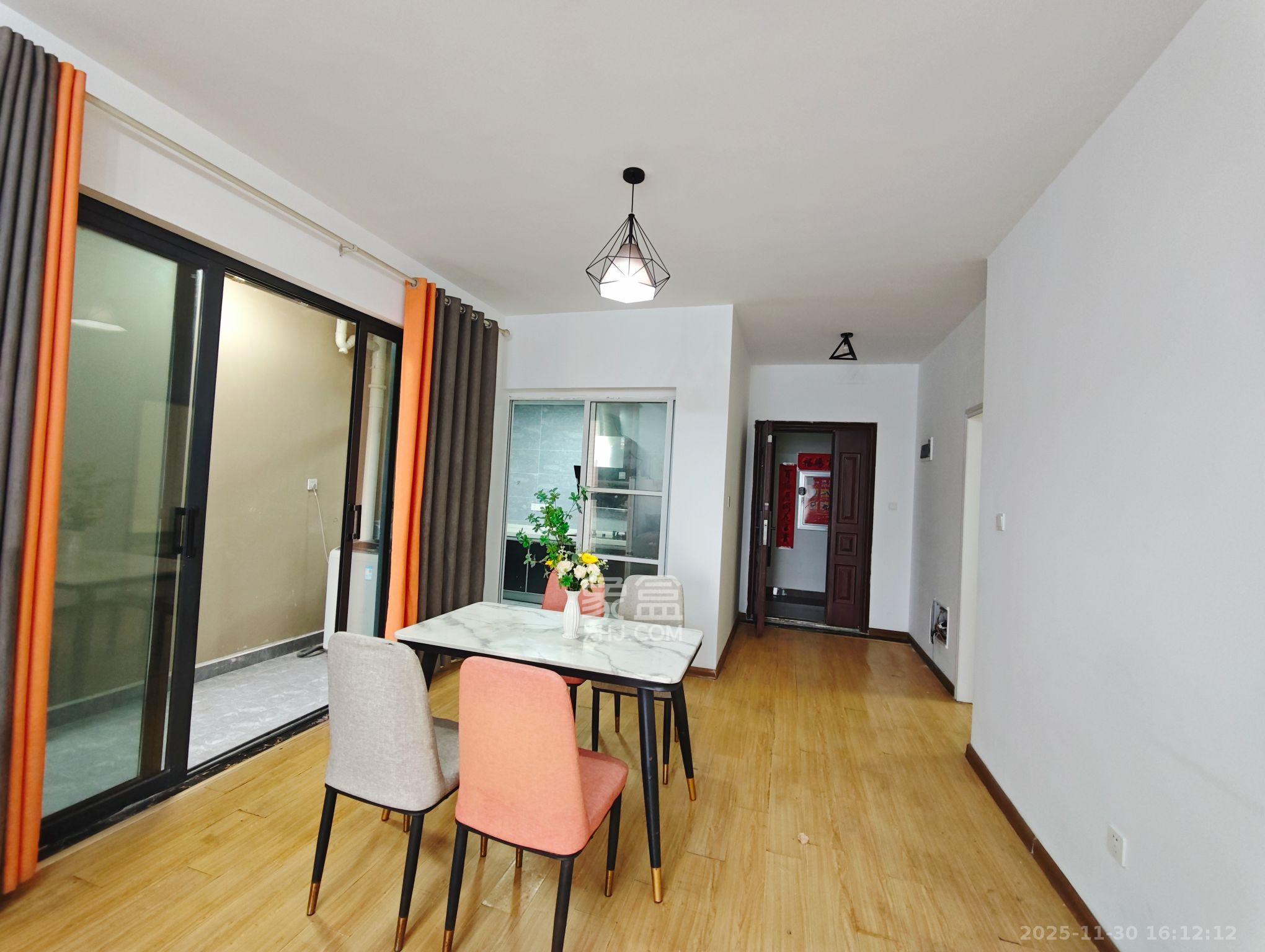 阳光城尚东湾悦江府 3室2厅1卫 2600.0元/月 阳光城尚东湾悦江府 3室2厅1卫 2600.0元/月室内图