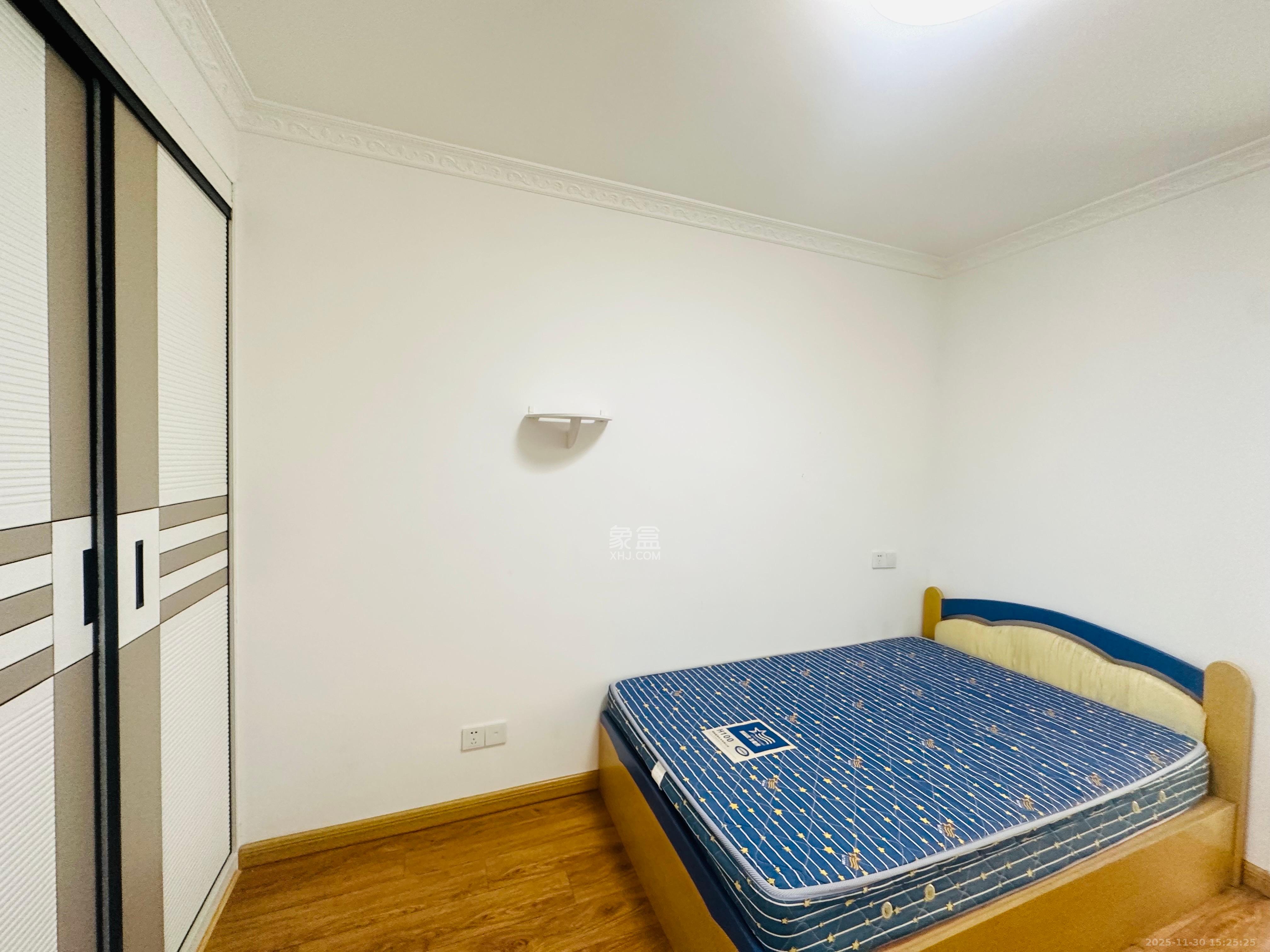 枫林美景  2室2厅1卫    2200.0元/月室内图