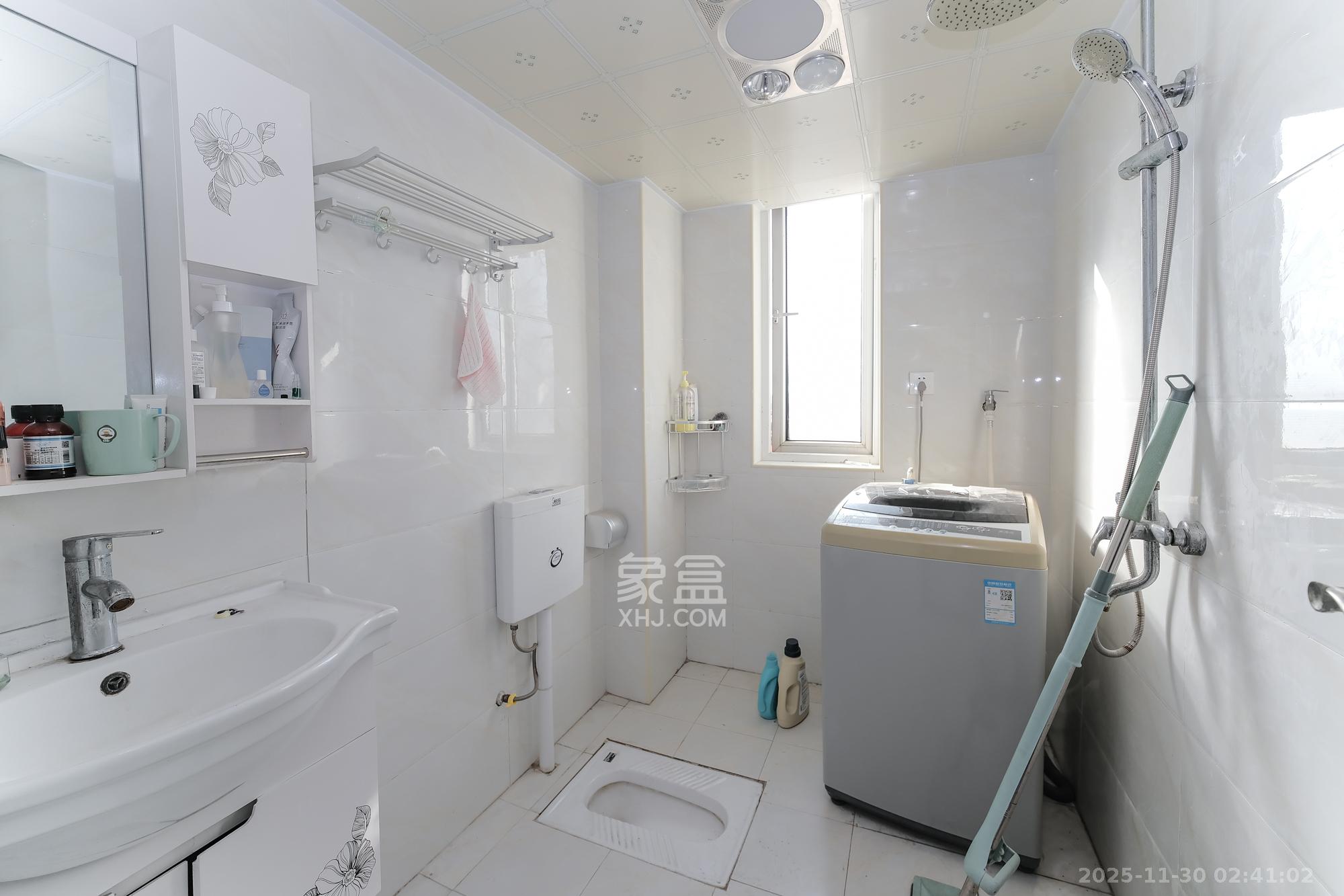 保利香槟国际  3室2厅2卫    96.8万卫生间