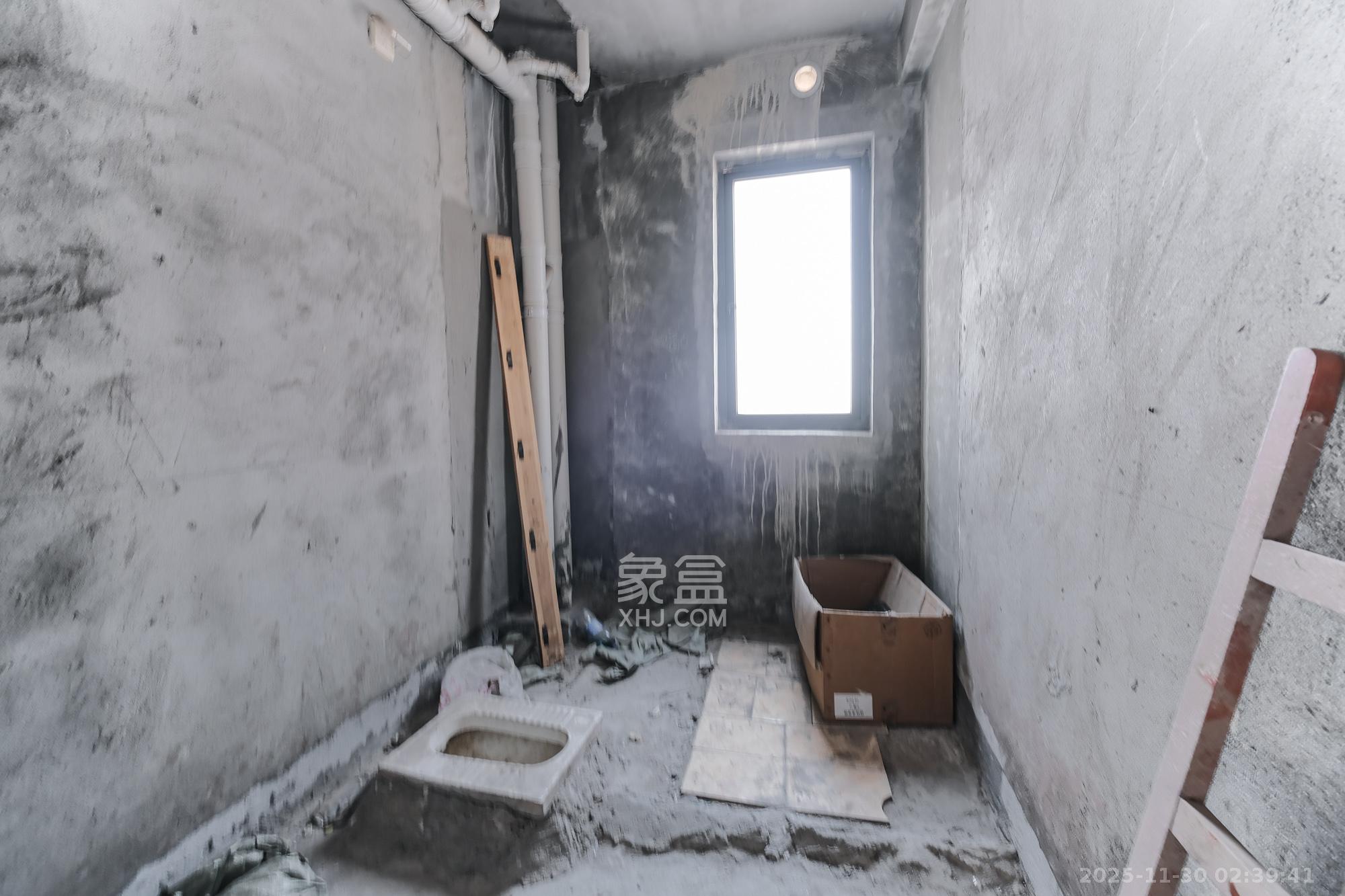 三一街区 4室2厅2卫 75.0万 三一街区 4室2厅2卫 75.0万卫生间