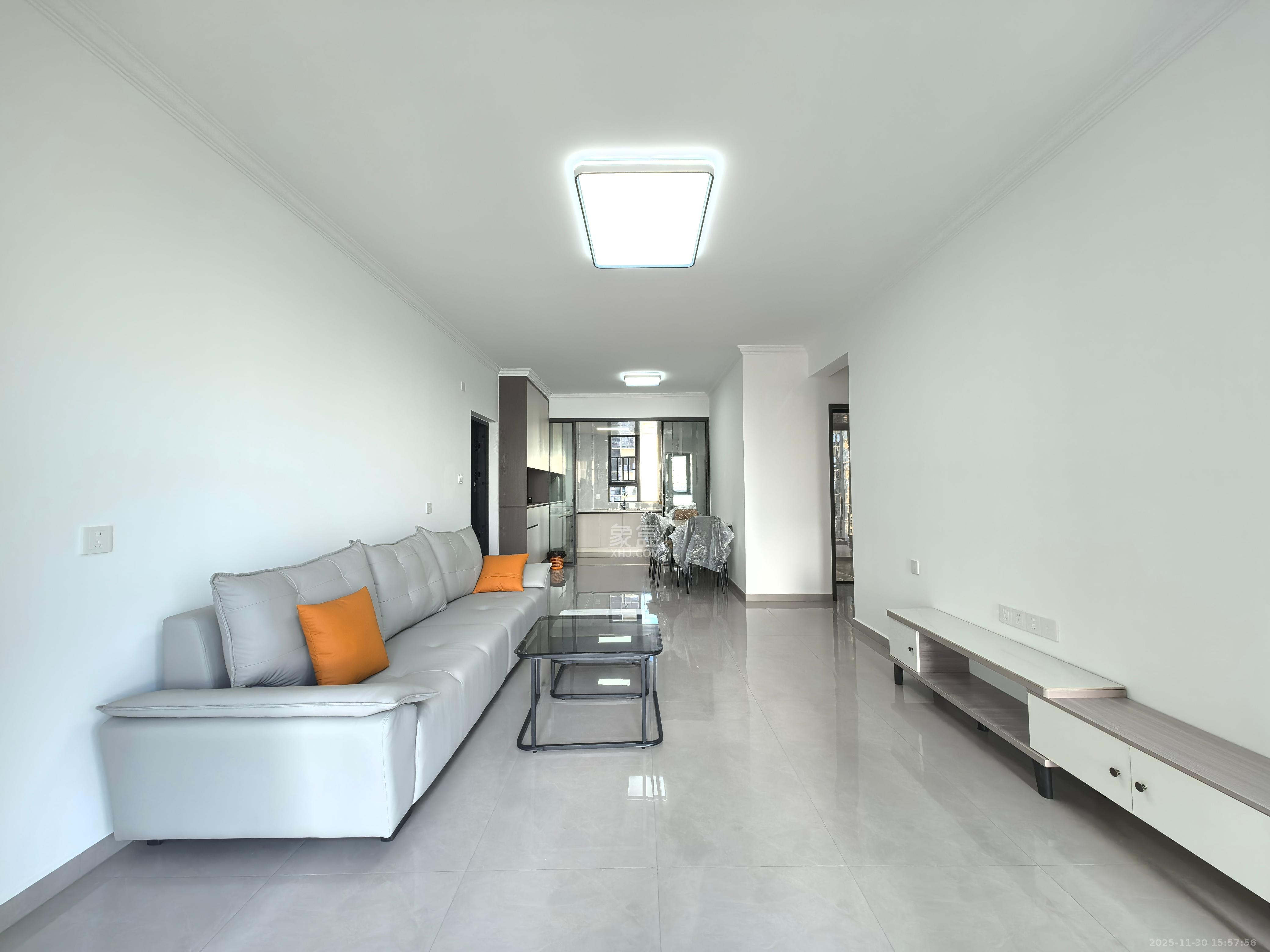 伊景园滨河苑  3室2厅2卫    2300.0元/月