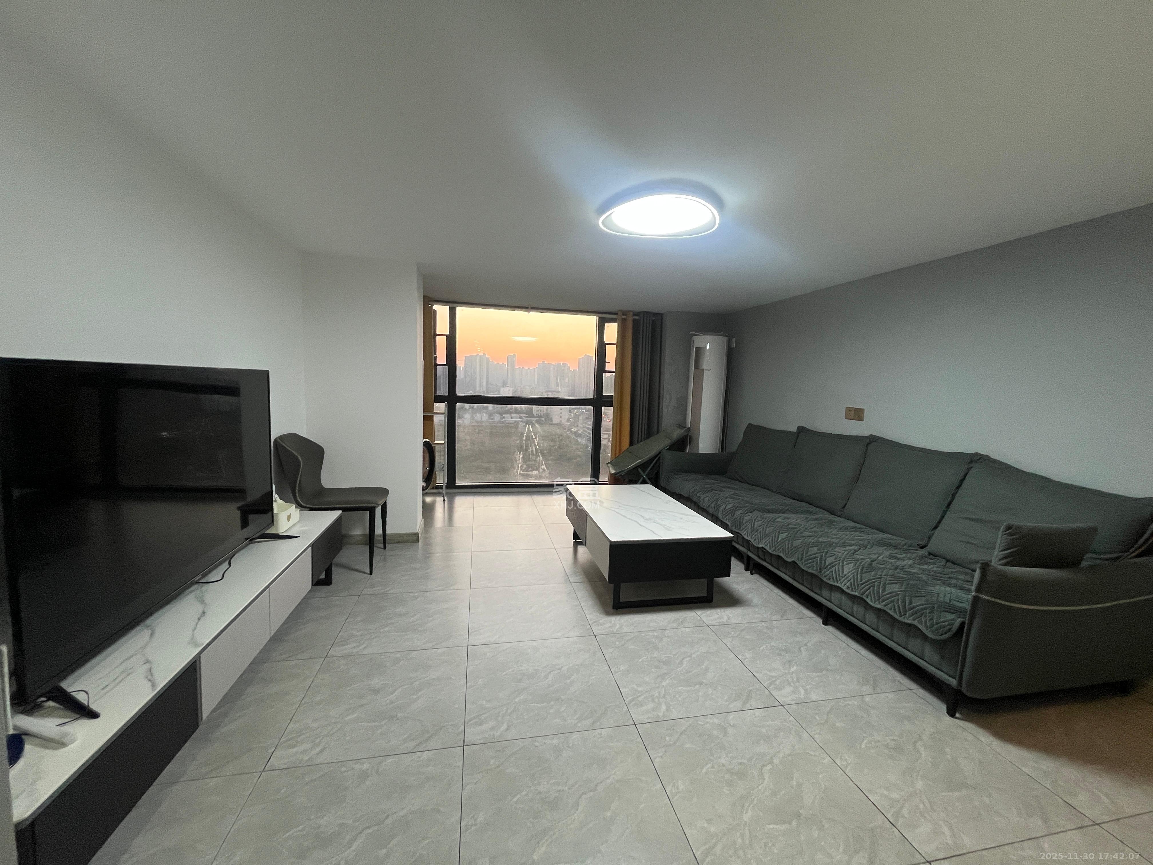 振业城三期  2室1厅1卫    2500.0元/月室内图1