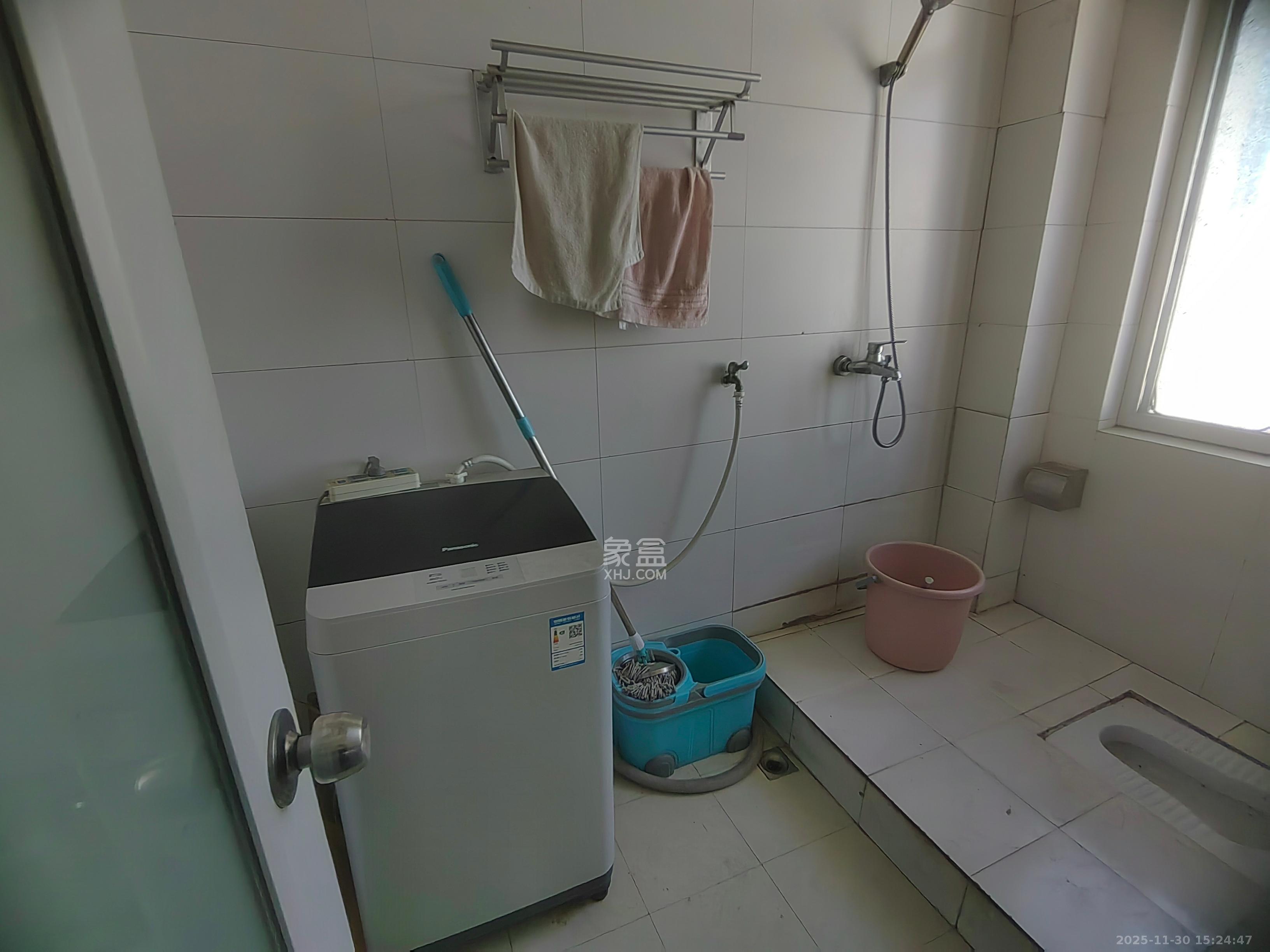 凤凰商贸城  2室2厅1卫    1600.0元/月室内图