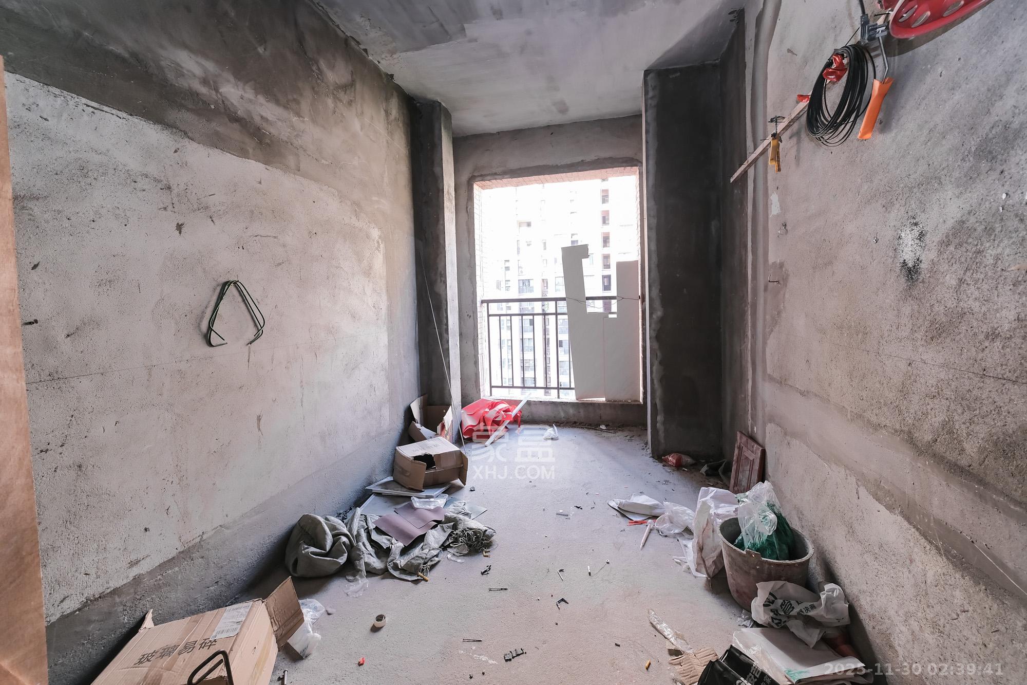 三一街区 4室2厅2卫 75.0万 三一街区 4室2厅2卫 75.0万卧室