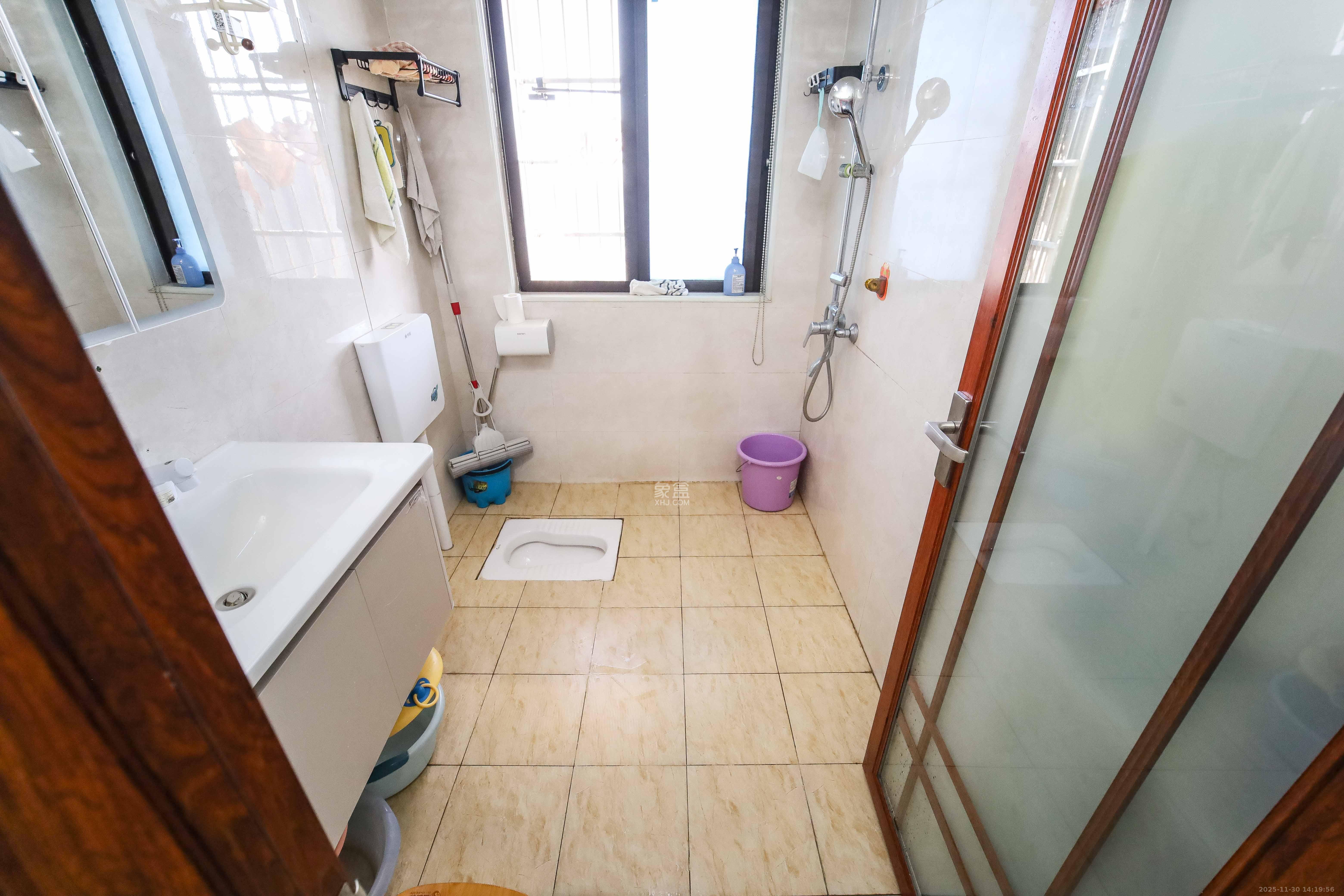 天下一家 3室2厅1卫 106.0万 天下一家 3室2厅1卫 106.0万卫生间