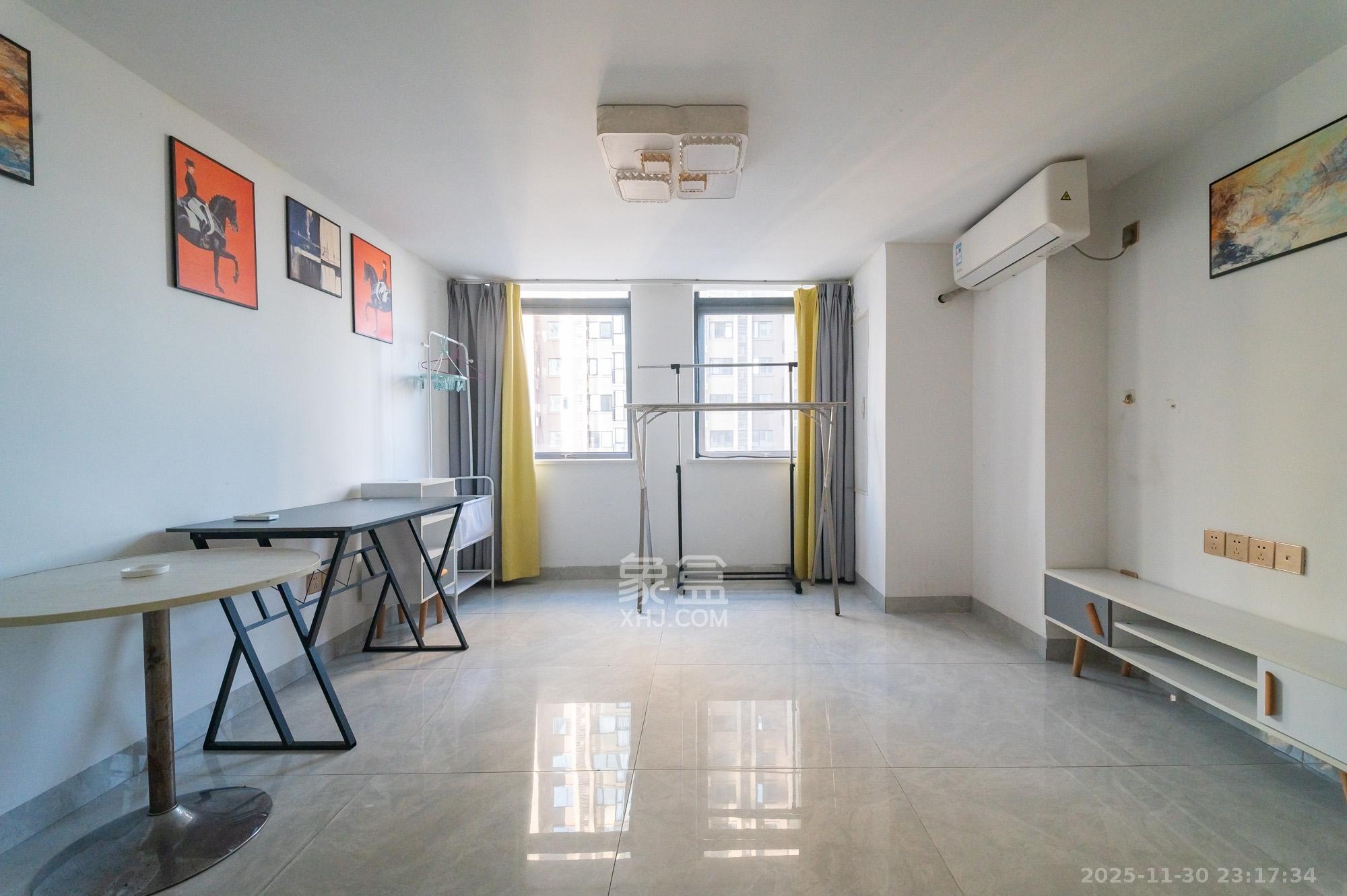 华润置地广场二期  2室1厅1卫    24.0万