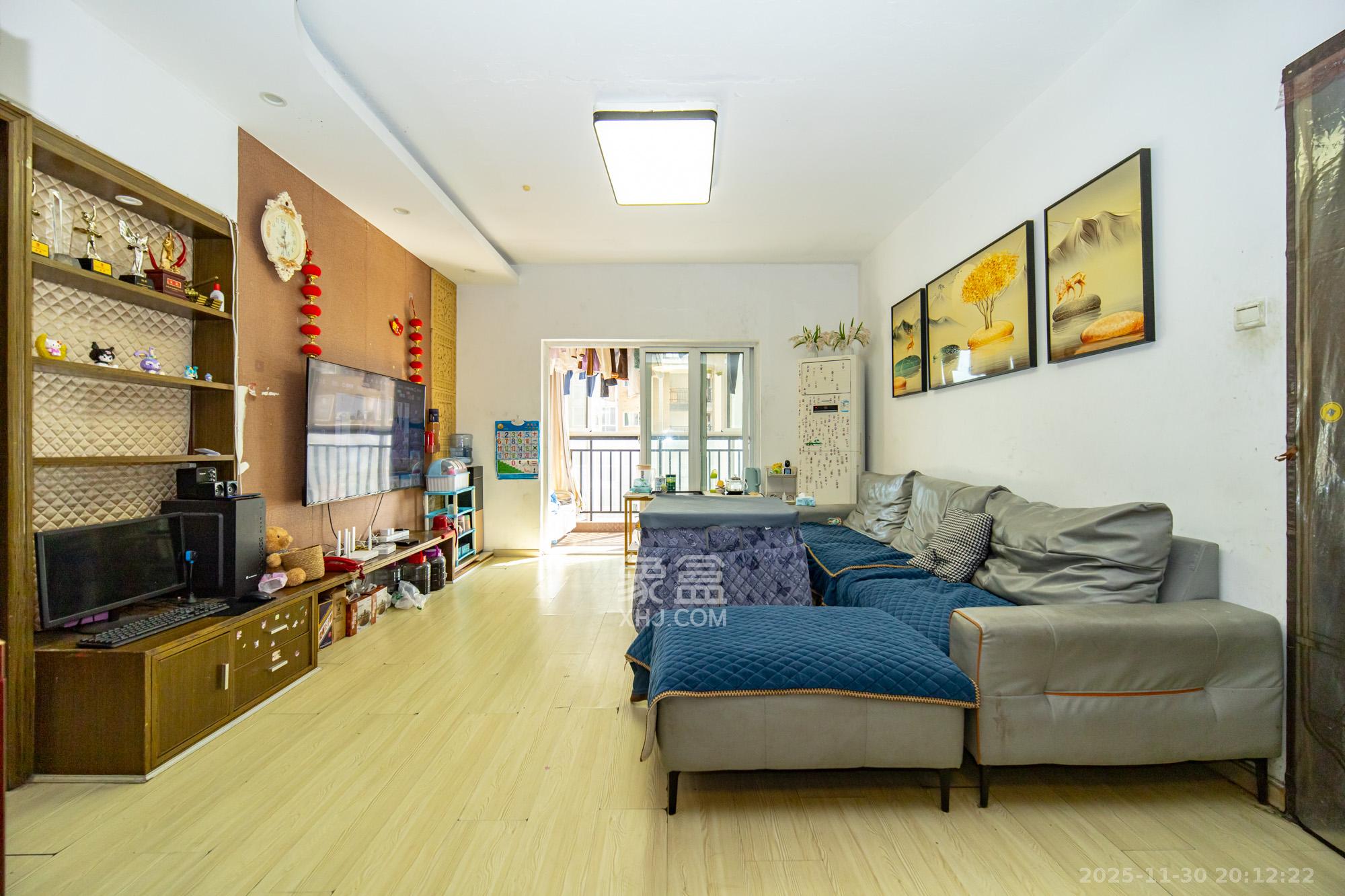 紫晶城 2室2厅1卫 41.8万 紫晶城 2室2厅1卫 41.8万客厅