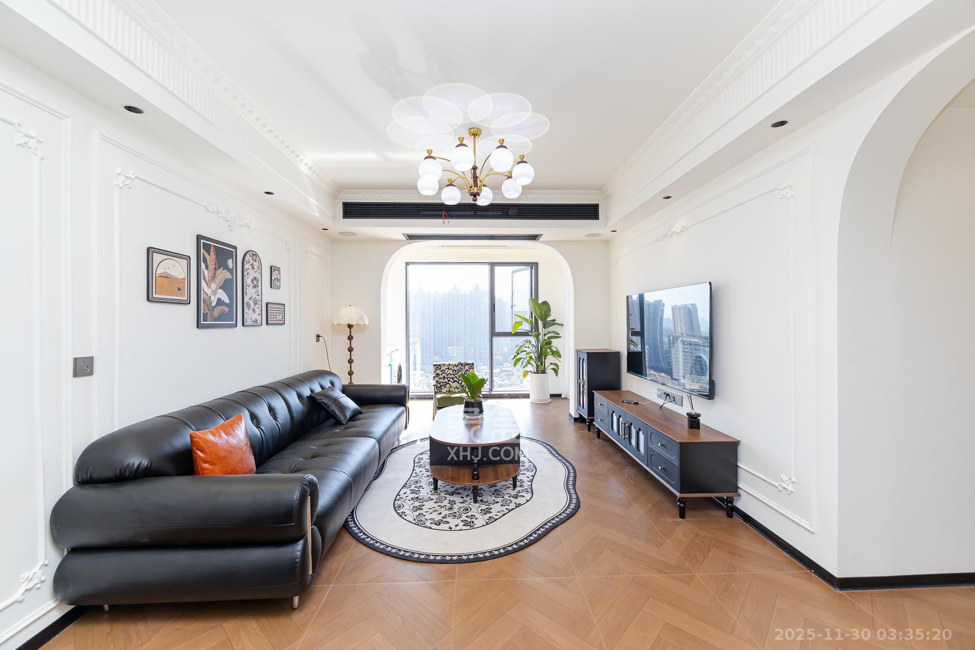 嘉宇银杉(嘉宇西苑) 3室2厅1卫 81.8万 嘉宇银杉(嘉宇西苑) 3室2厅1卫 81.8万客厅