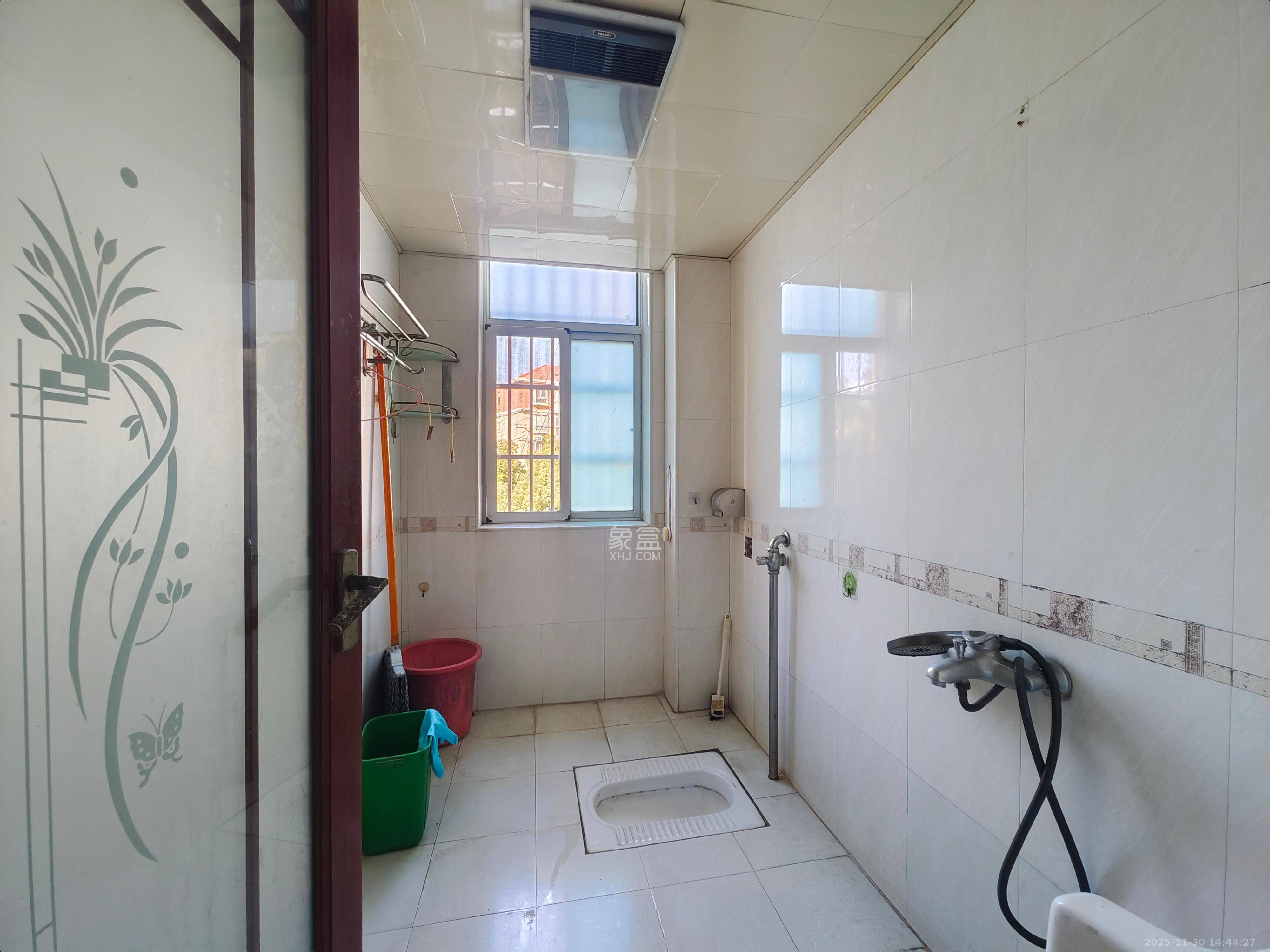 新雅园  3室2厅2卫    2600.0元/月室内图