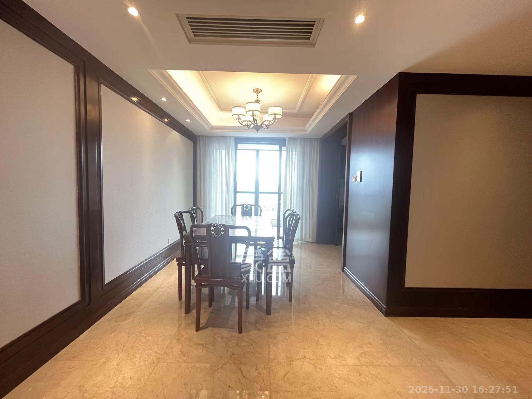 运达中央广场一、二期  3室2厅2卫    9500.0元/月室内图