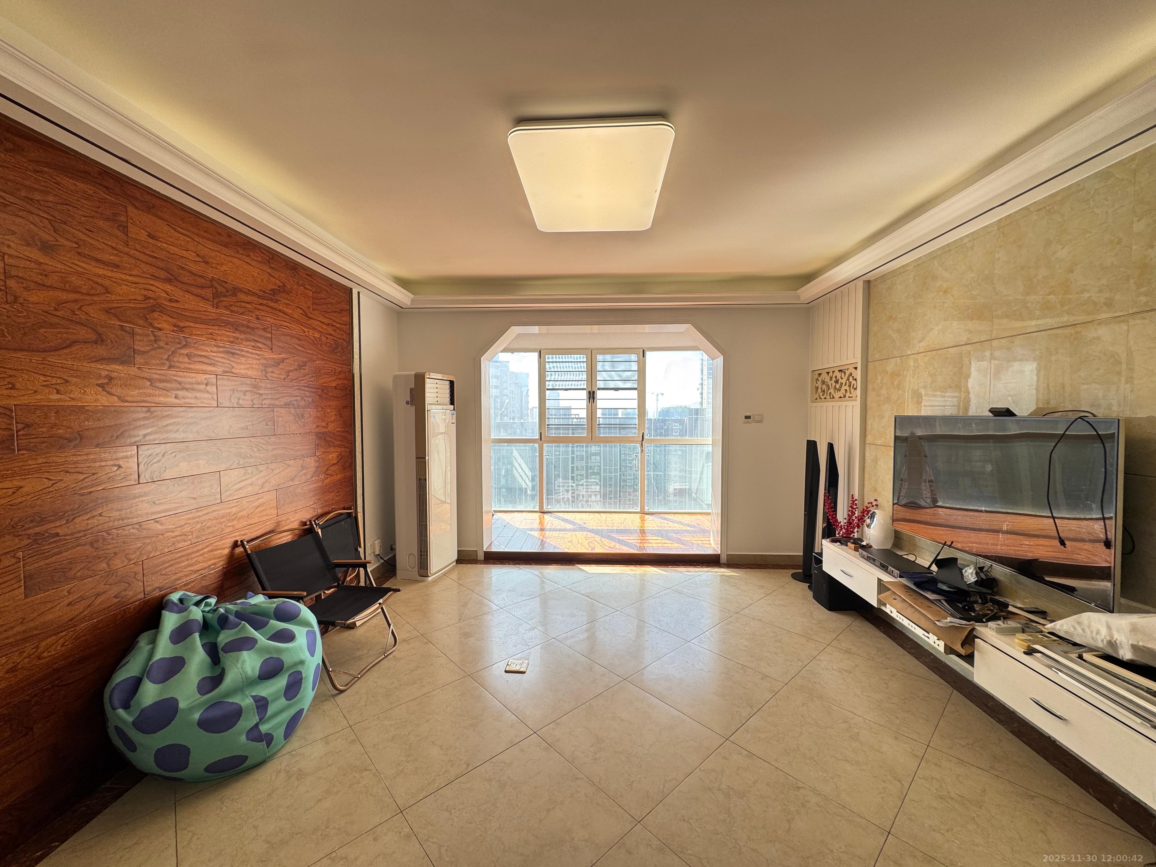 北辰三角洲E5区  4室2厅2卫    4000.0元/月