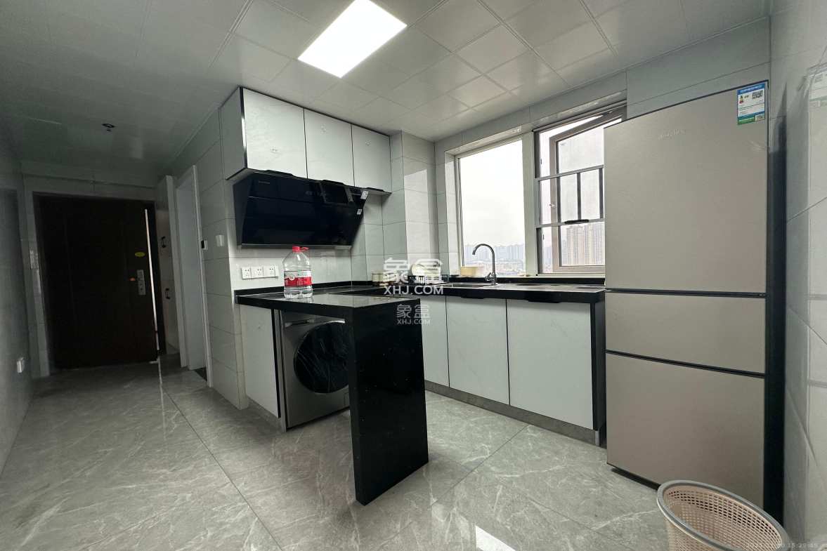 保利香槟国际 1室1厅1卫 1400.0元/月 保利香槟国际 1室1厅1卫 1400.0元/月室内图