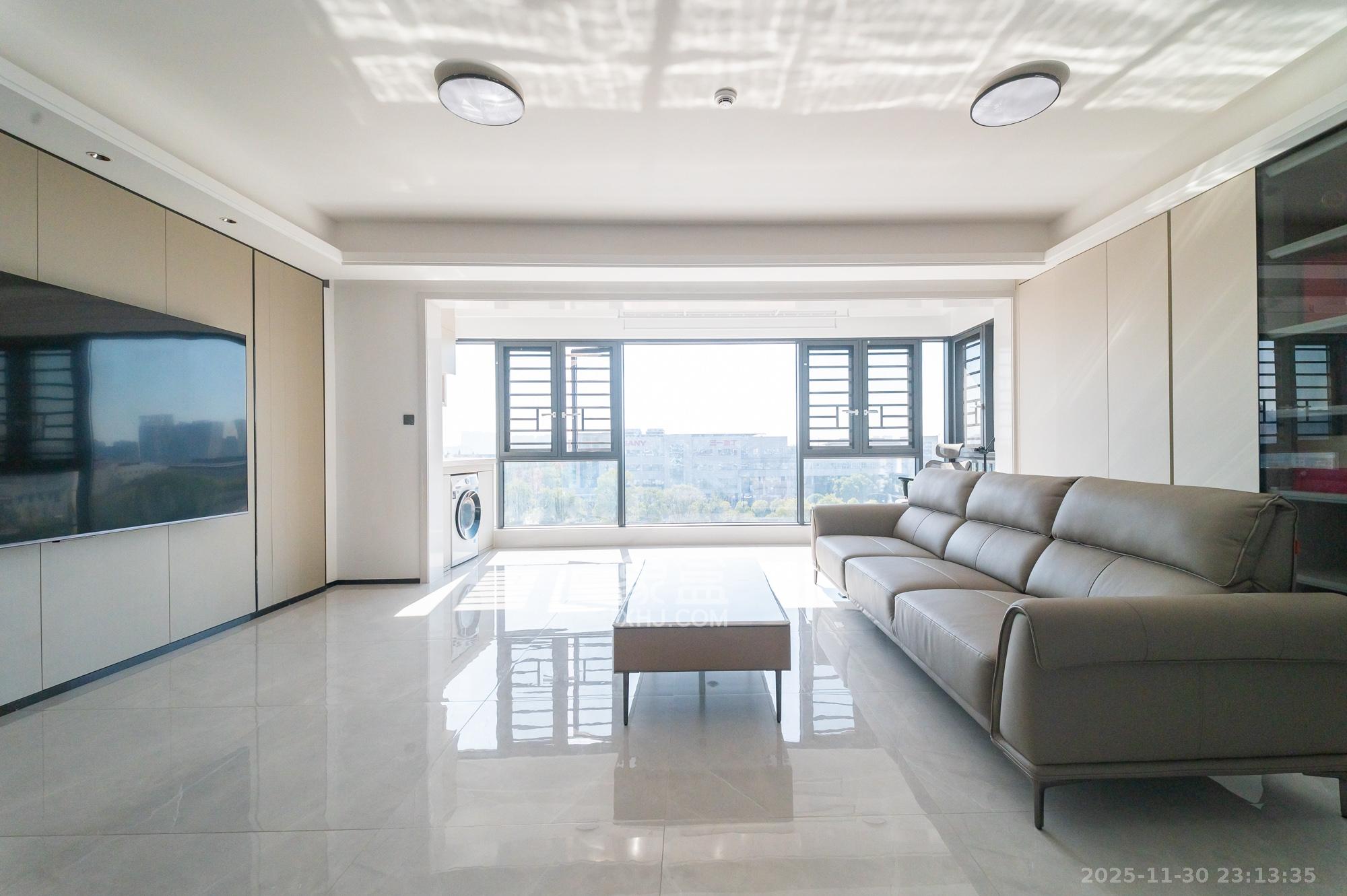 三一云谷  3室2厅2卫    160.0万