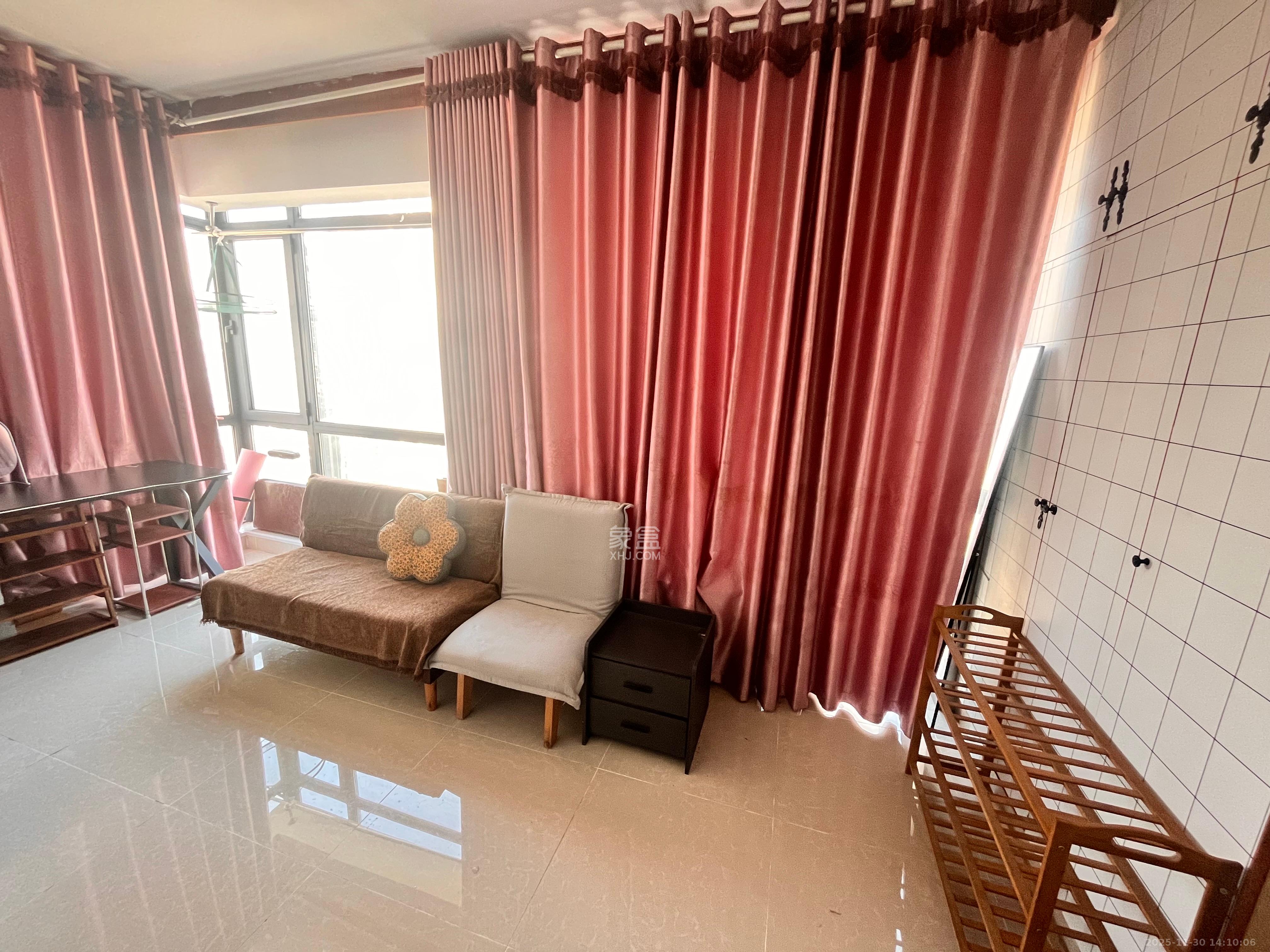 三万英尺  1室1厅1卫    1300.0元/月室内图