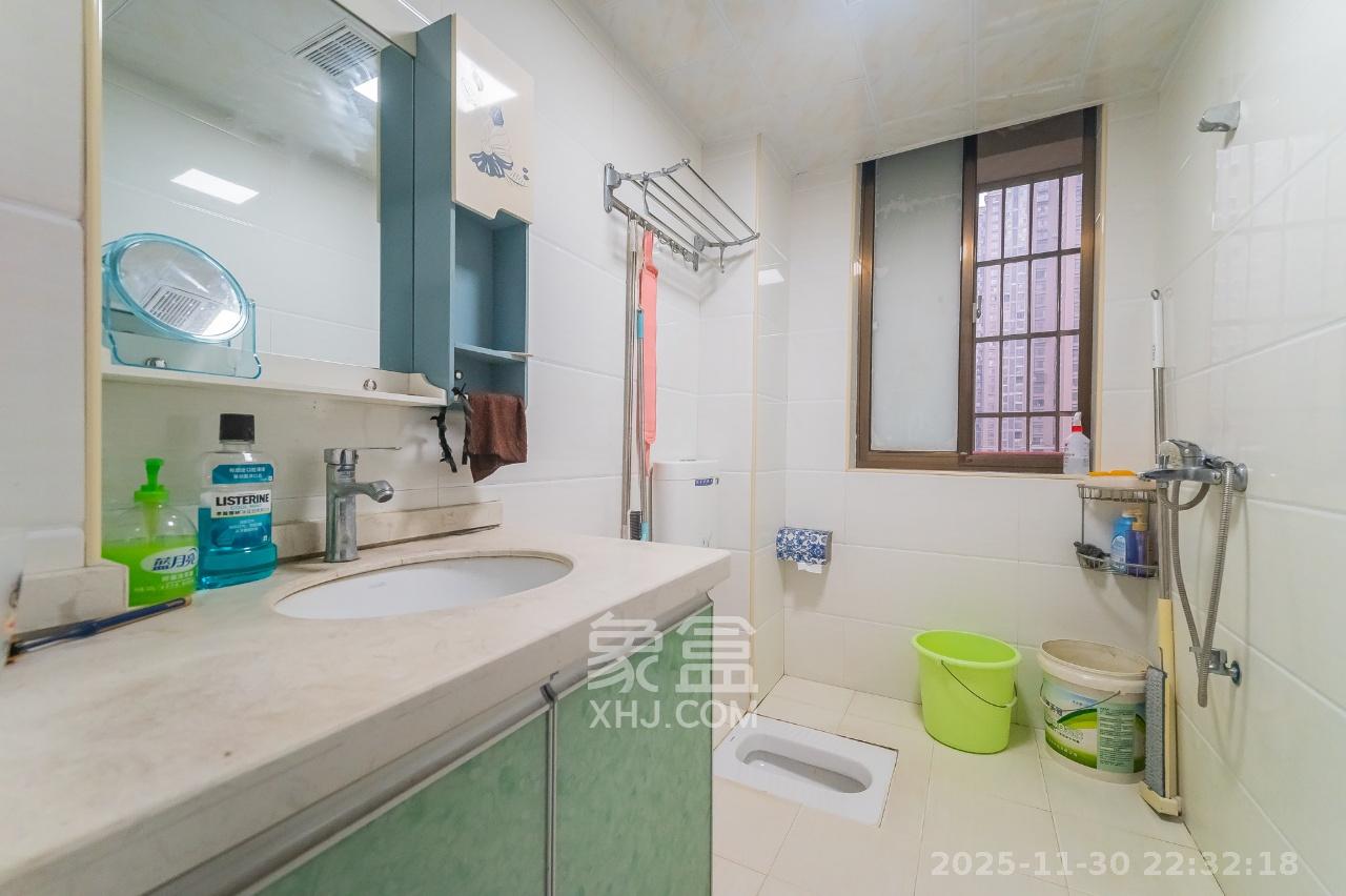 家和院  4室2厅1卫    2000.0元/月室内图