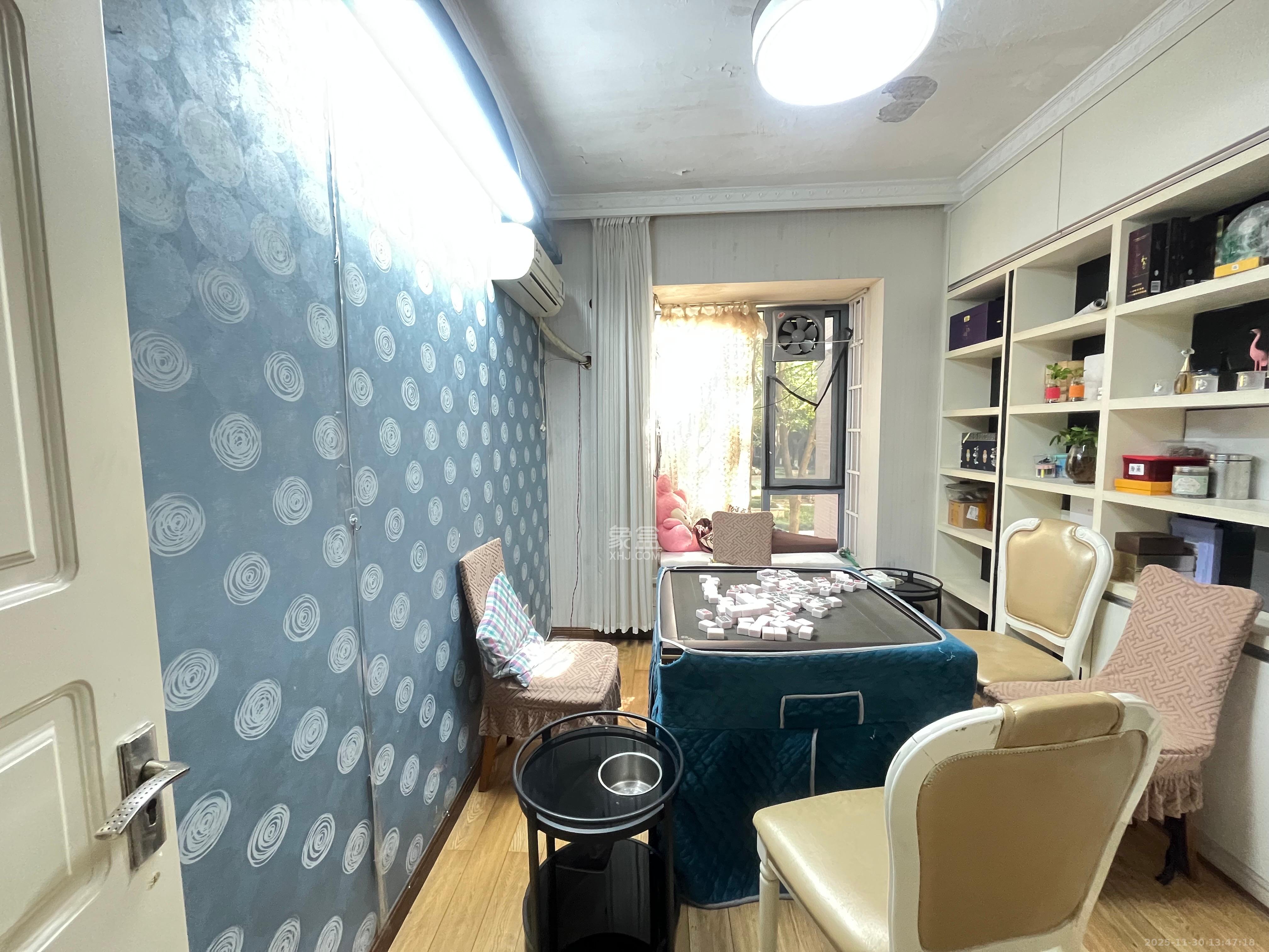 银港水晶城 4室2厅3卫 4000.0元/月 银港水晶城 4室2厅3卫 4000.0元/月室内图