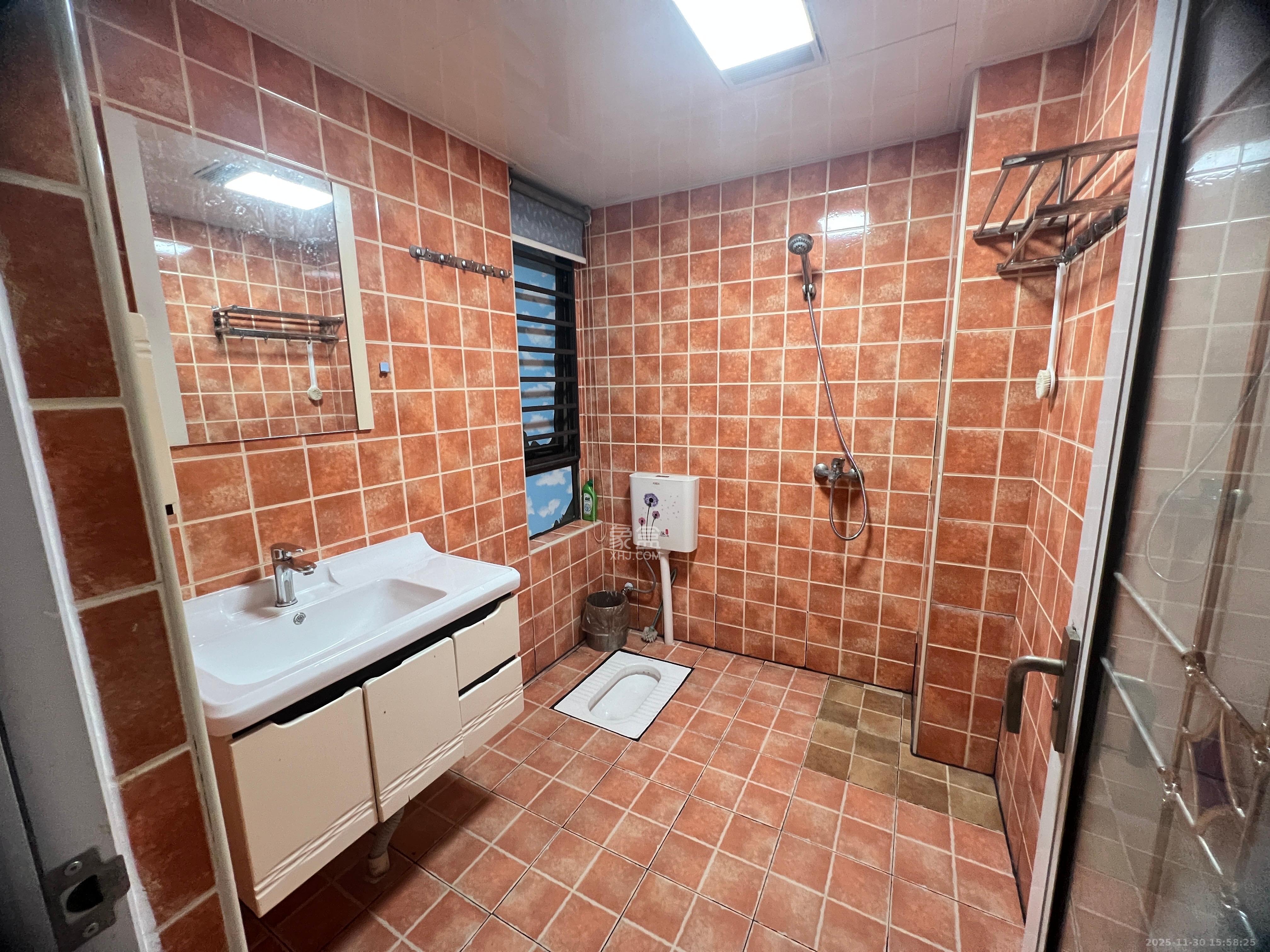 华润凤凰城三期 3室2厅2卫 2000.0元/月 华润凤凰城三期 3室2厅2卫 2000.0元/月室内图