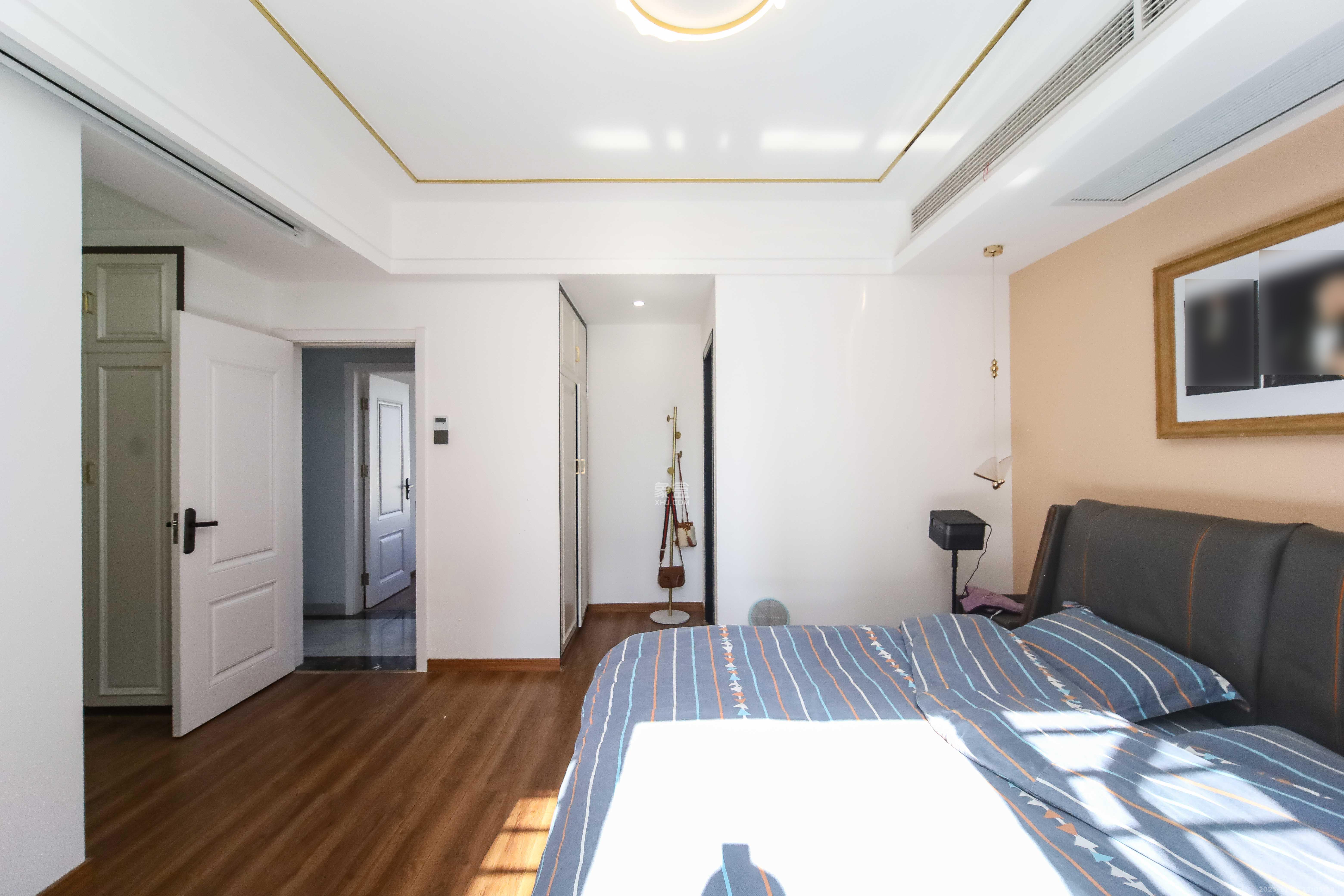 江河双水湾 1室2厅1卫 145.0万 江河双水湾 1室2厅1卫 145.0万卧室