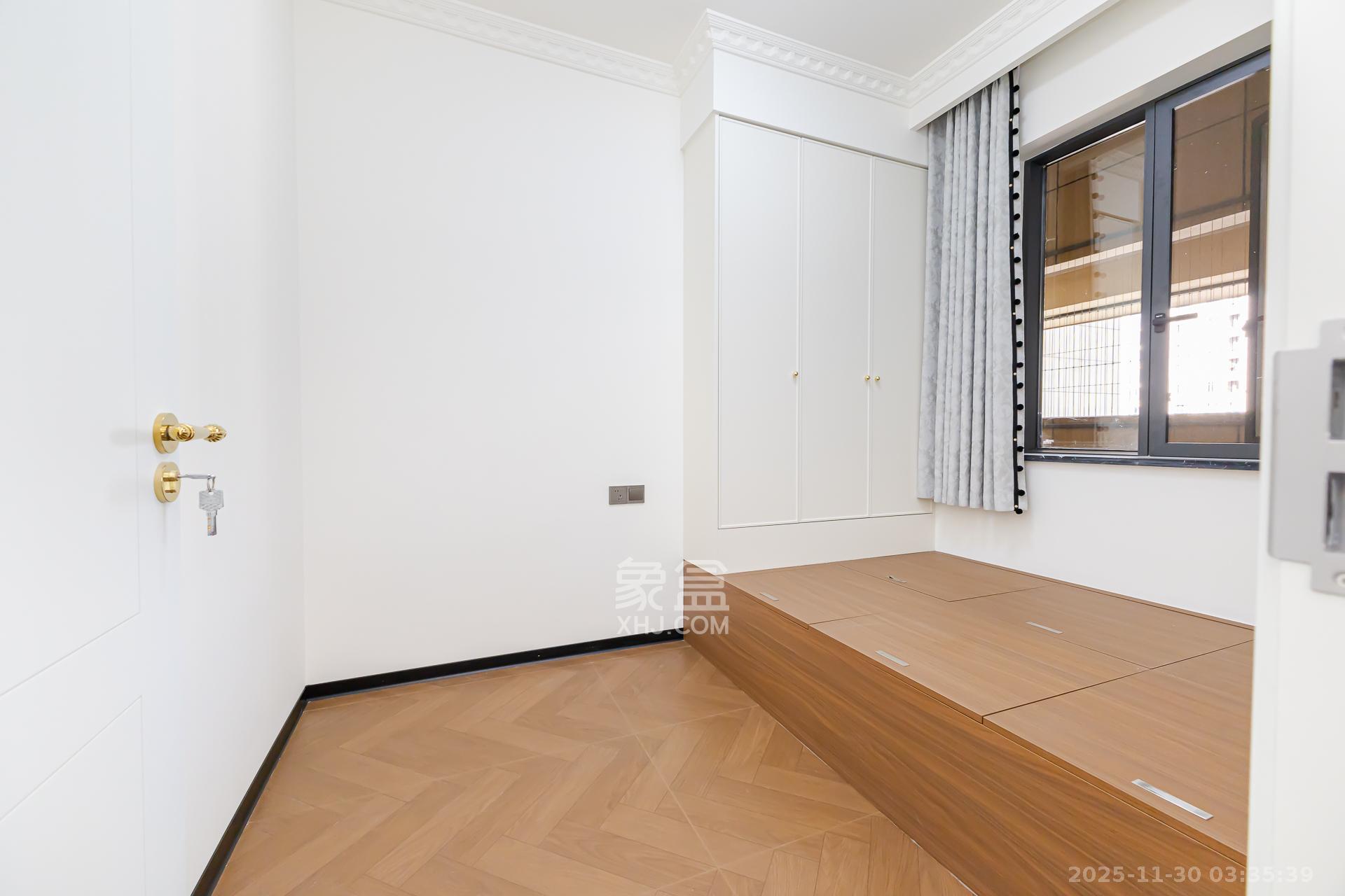 嘉宇银杉(嘉宇西苑) 3室2厅1卫 81.8万 嘉宇银杉(嘉宇西苑) 3室2厅1卫 81.8万卧室