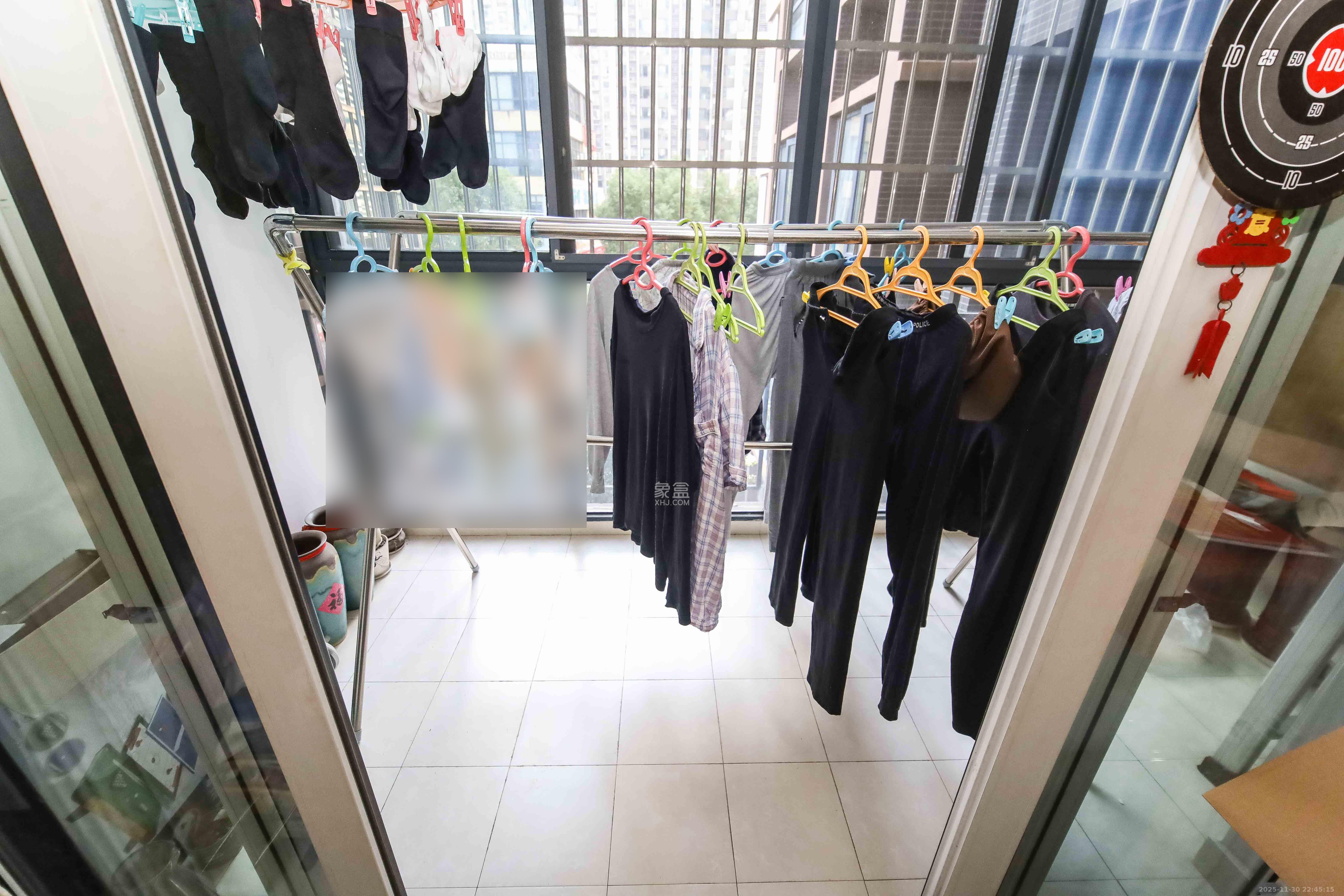 泊爱蓝湾  4室2厅2卫    150.0万阳台