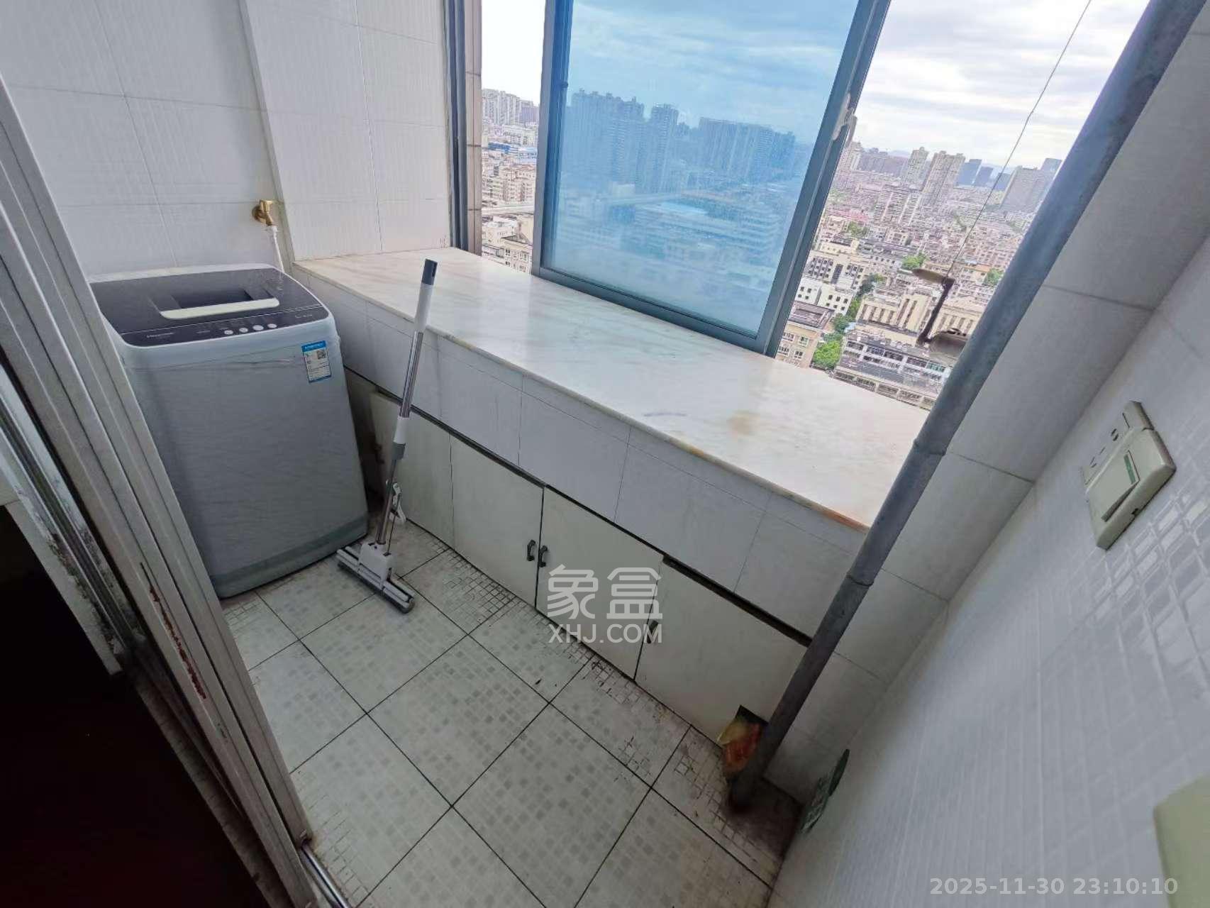 东方银座(东方摩卡) 1室1厅1卫 1300.0元/月 东方银座(东方摩卡) 1室1厅1卫 1300.0元/月室内图